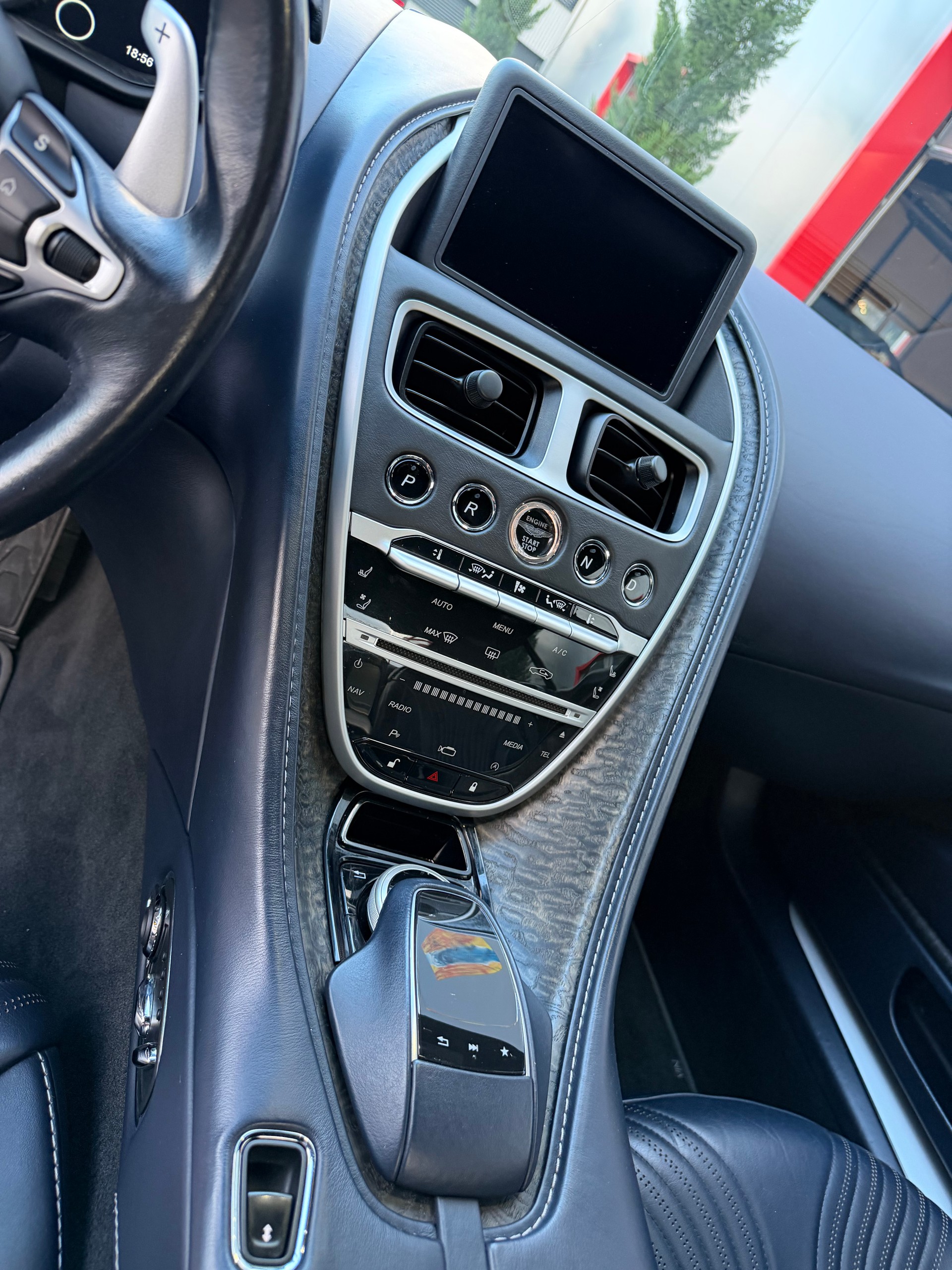 ASTON MARTIN DB11 V8 Touchtronic 3-image-11