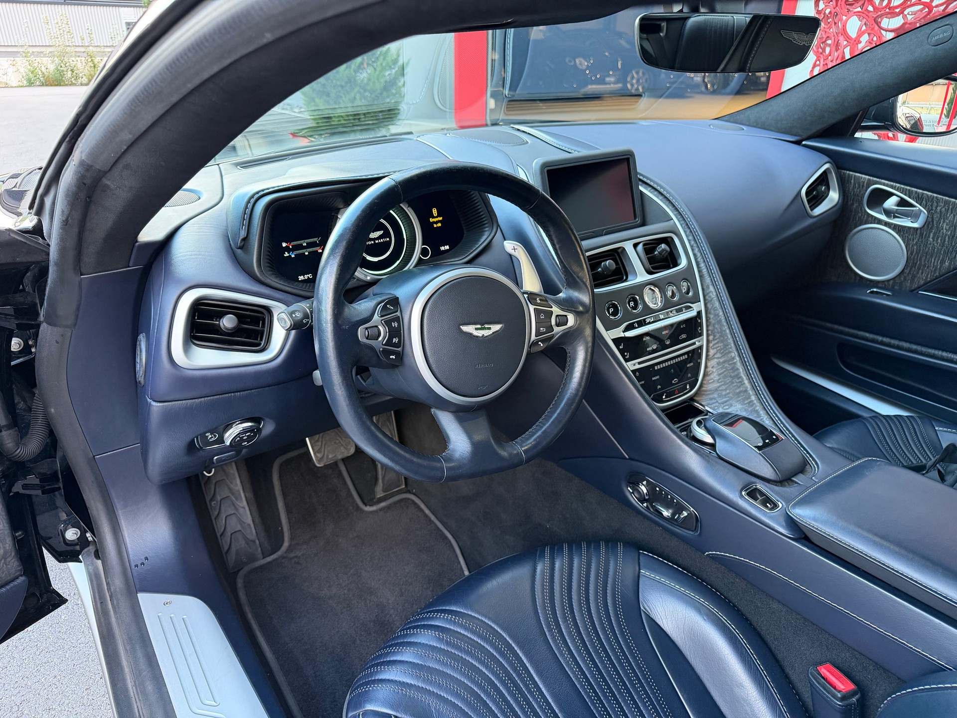 ASTON MARTIN DB11 V8 Touchtronic 3-image-10