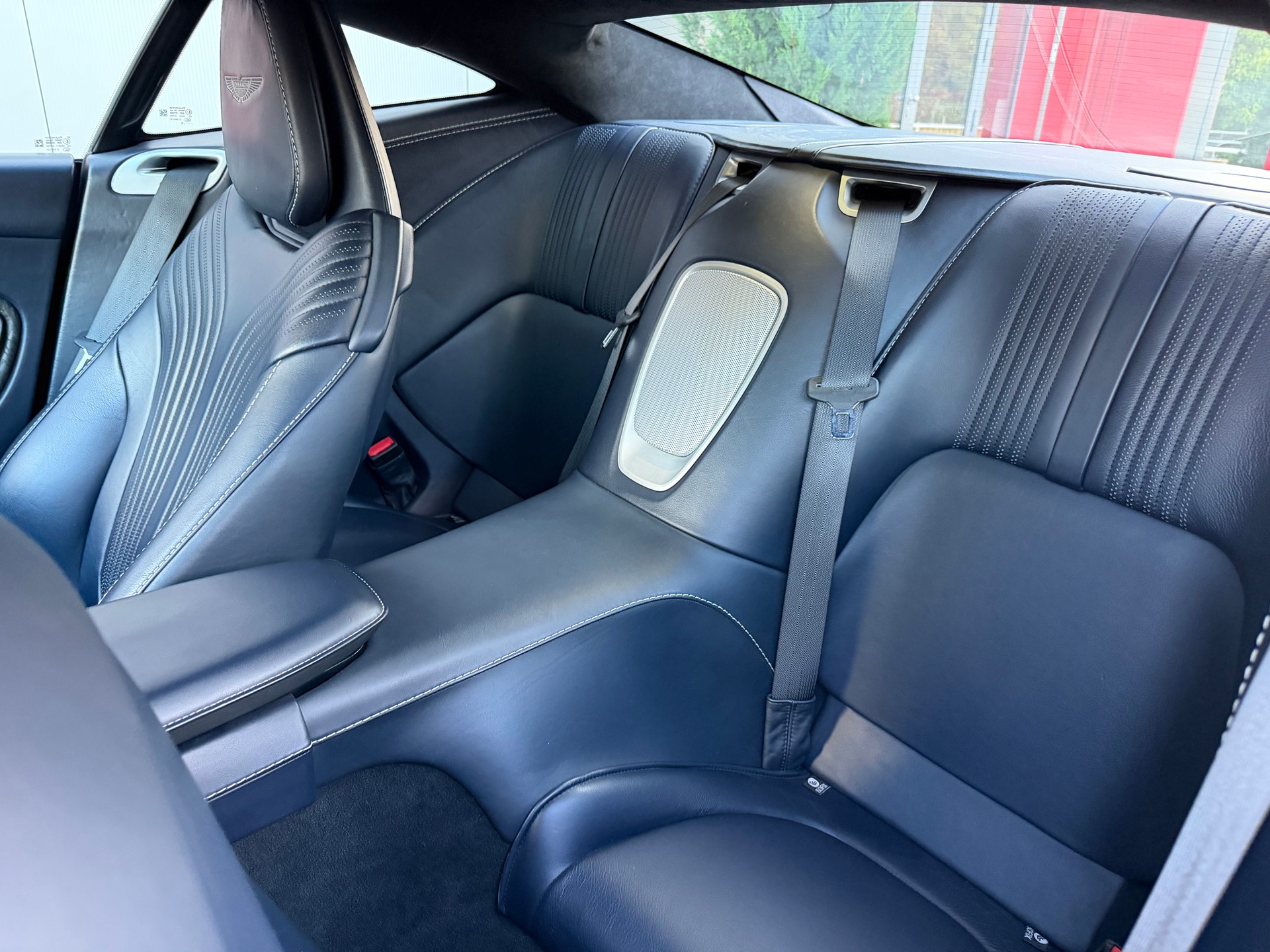 ASTON MARTIN DB11 V8 Touchtronic 3-image-24