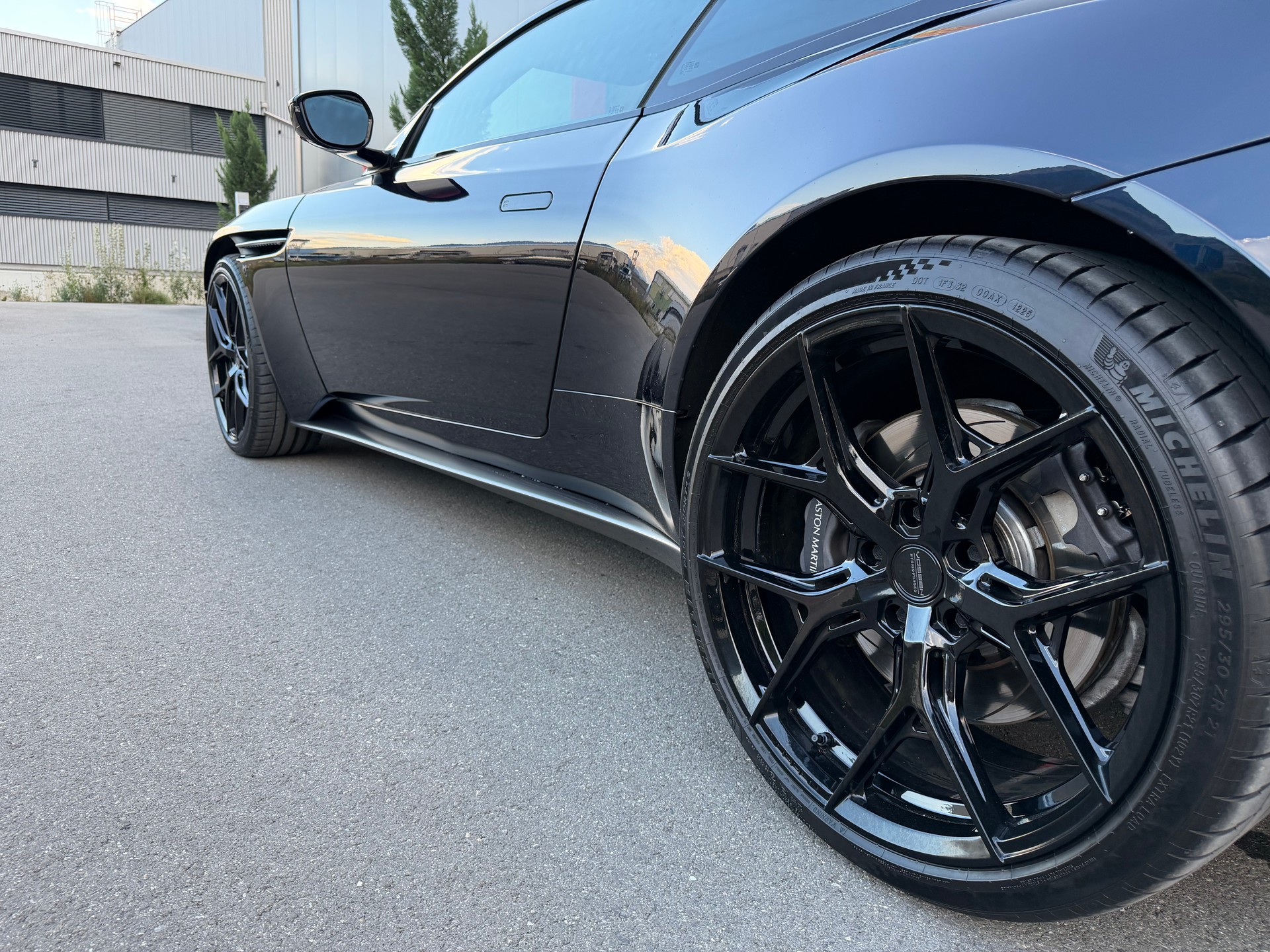 ASTON MARTIN DB11 V8 Touchtronic 3-image-7