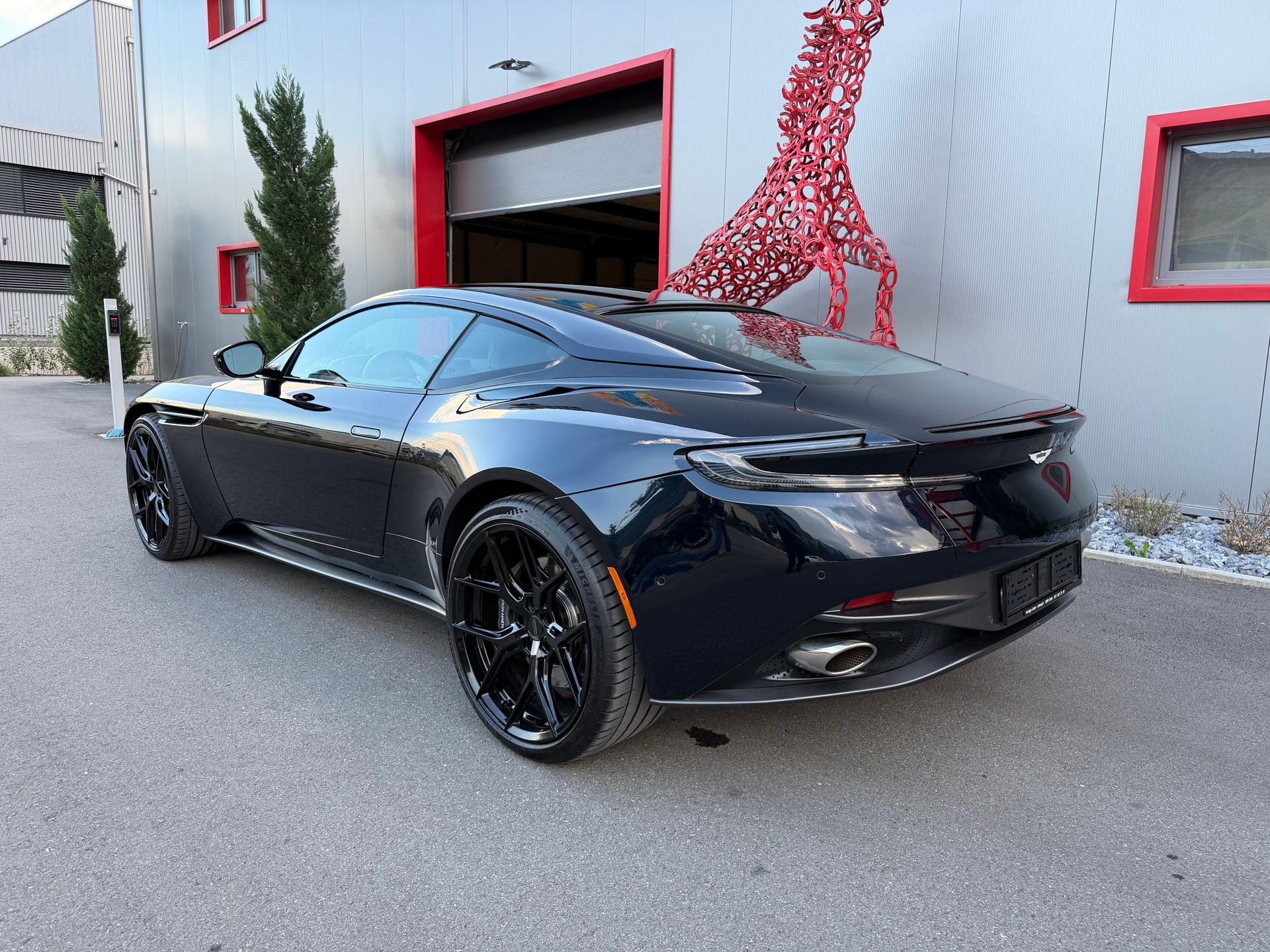 ASTON MARTIN DB11 V8 Touchtronic 3-image-3