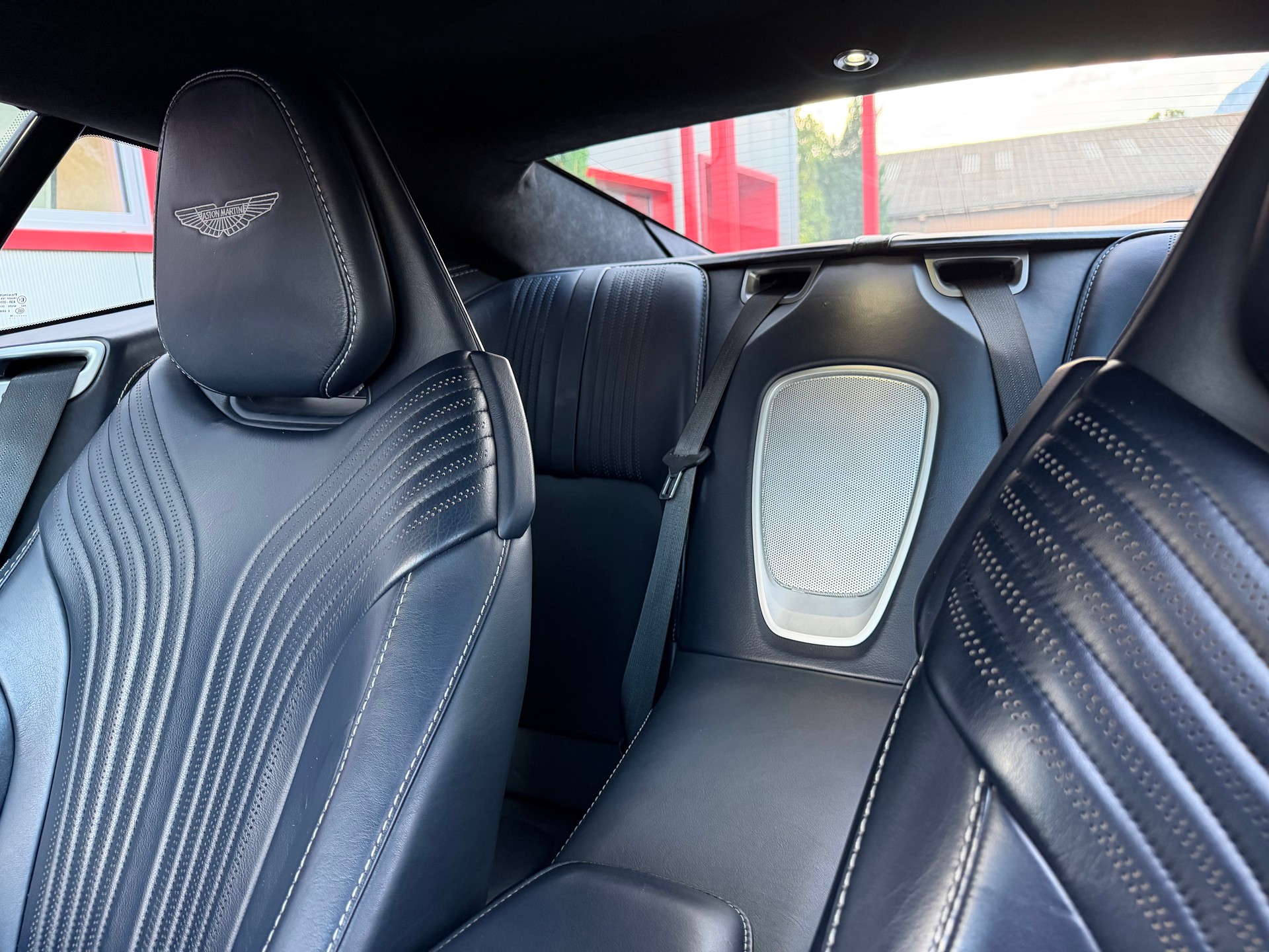 ASTON MARTIN DB11 V8 Touchtronic 3-image-14