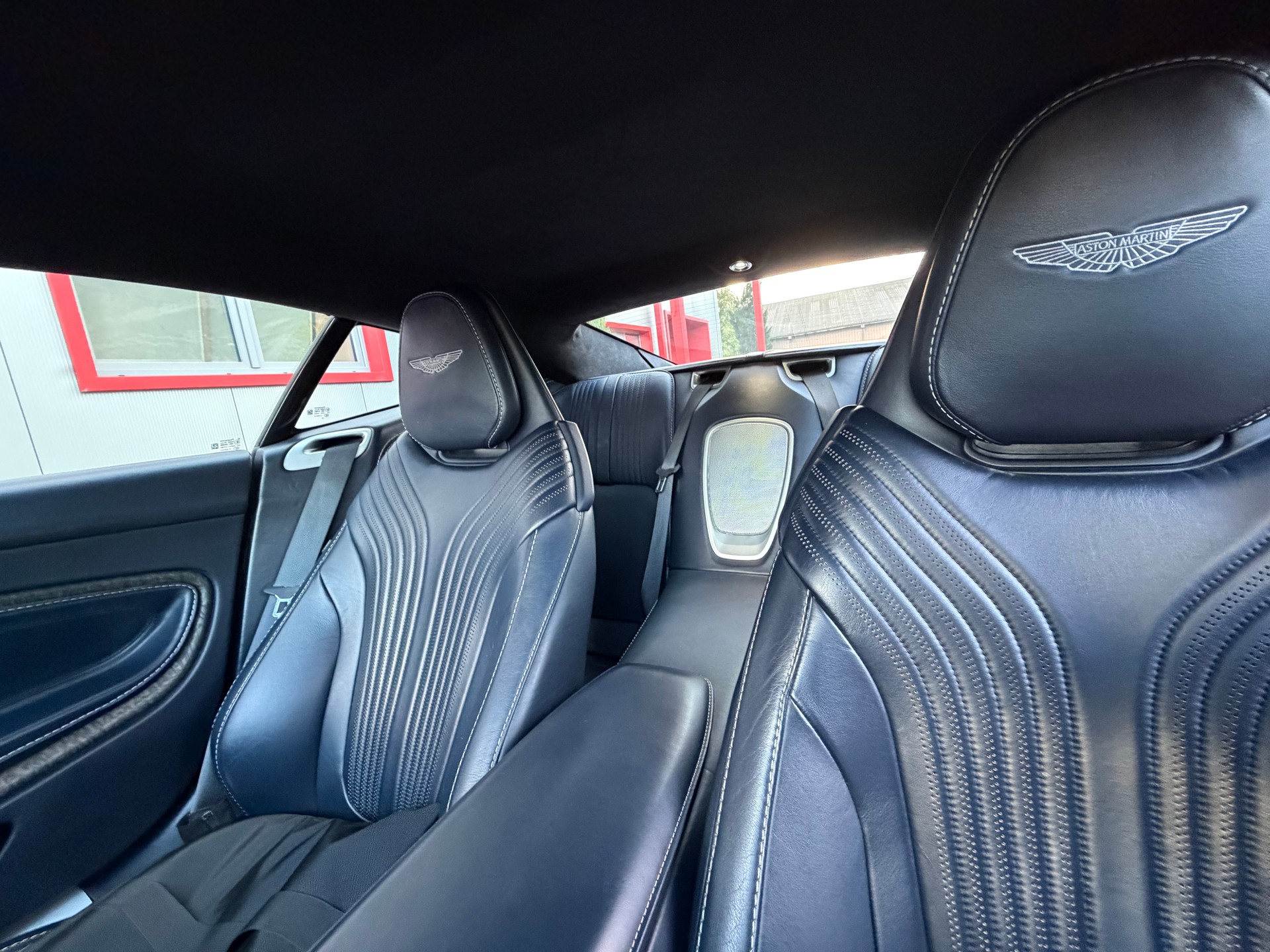 ASTON MARTIN DB11 V8 Touchtronic 3-image-13