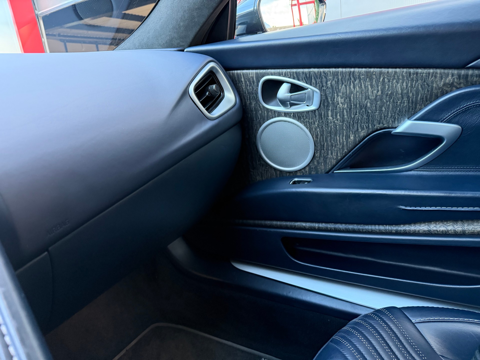 ASTON MARTIN DB11 V8 Touchtronic 3-image-21
