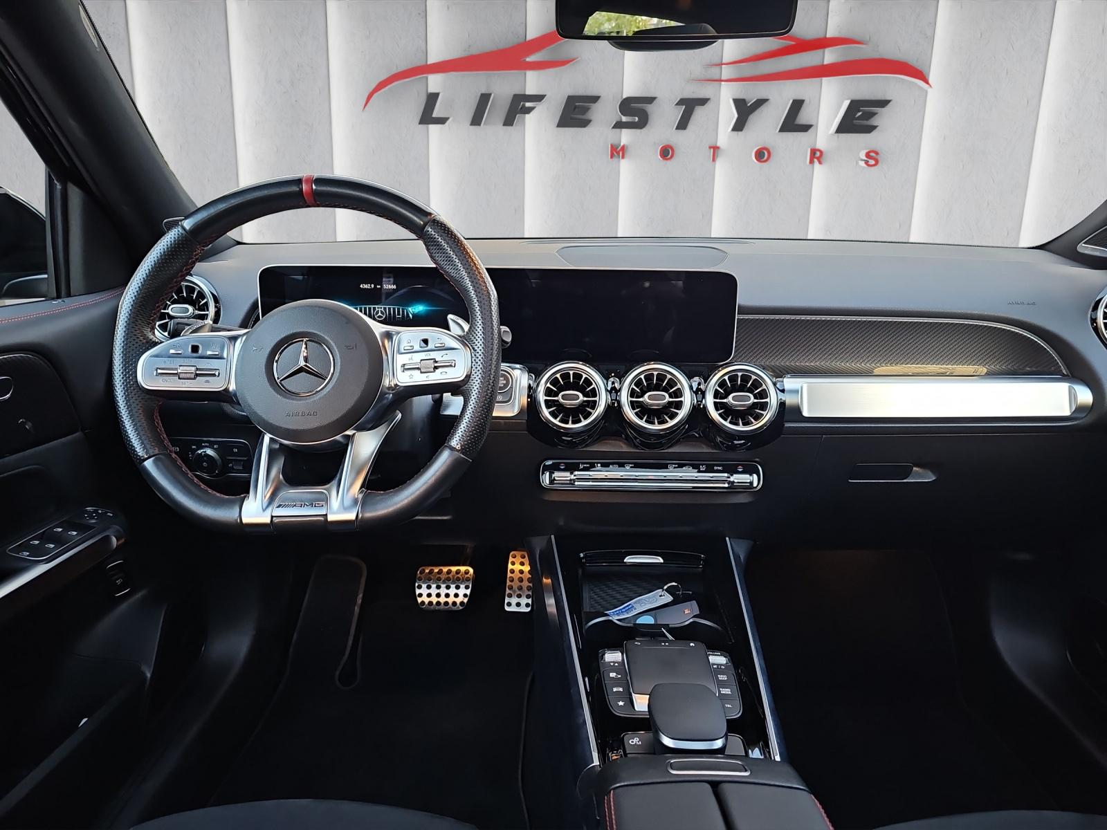 MERCEDES-BENZ GLB 35 AMG 4Matic 8G-Tronic-image-4