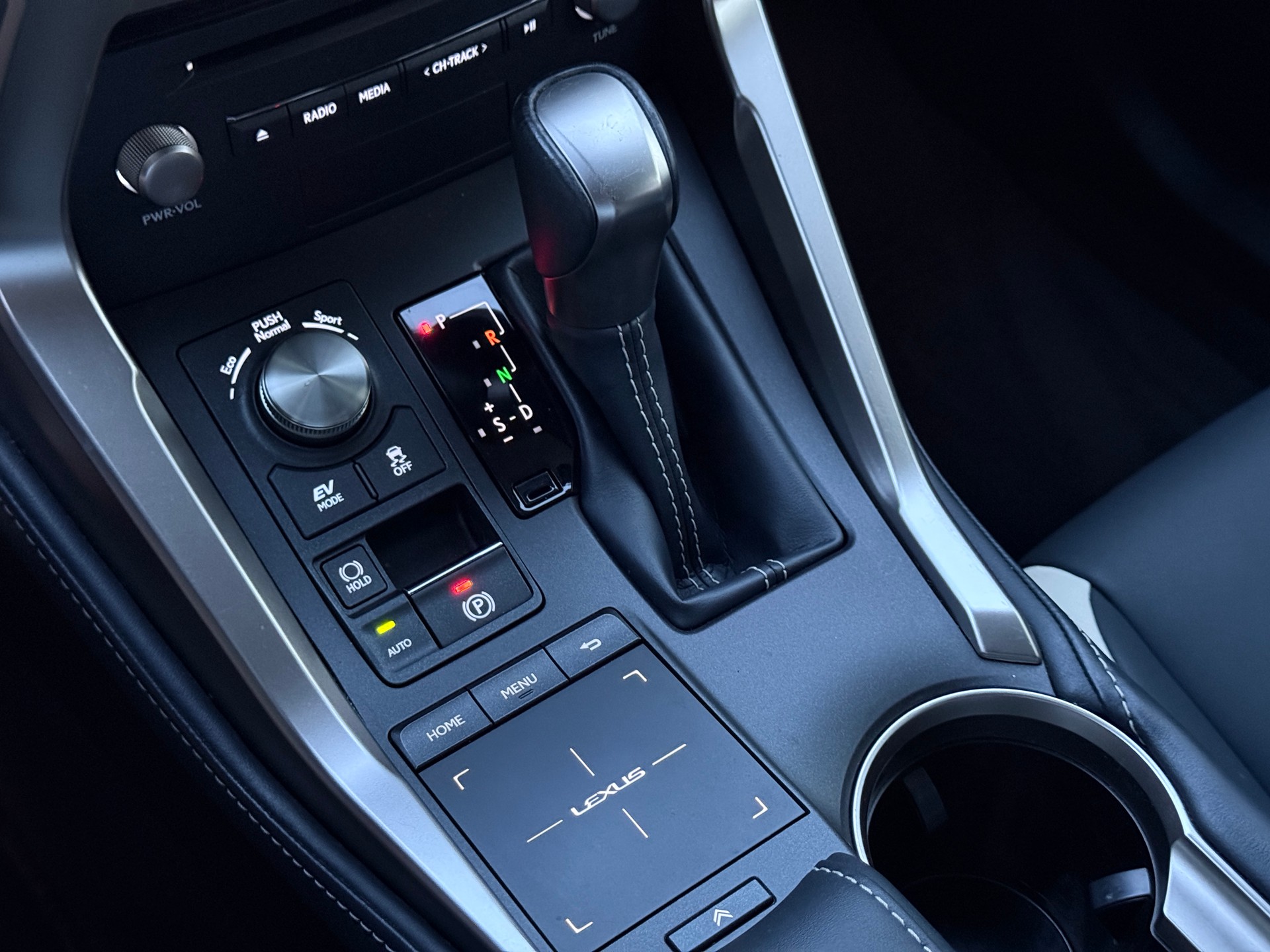 LEXUS NX 300h Celebrating 30 E-Four Automatic-image-12
