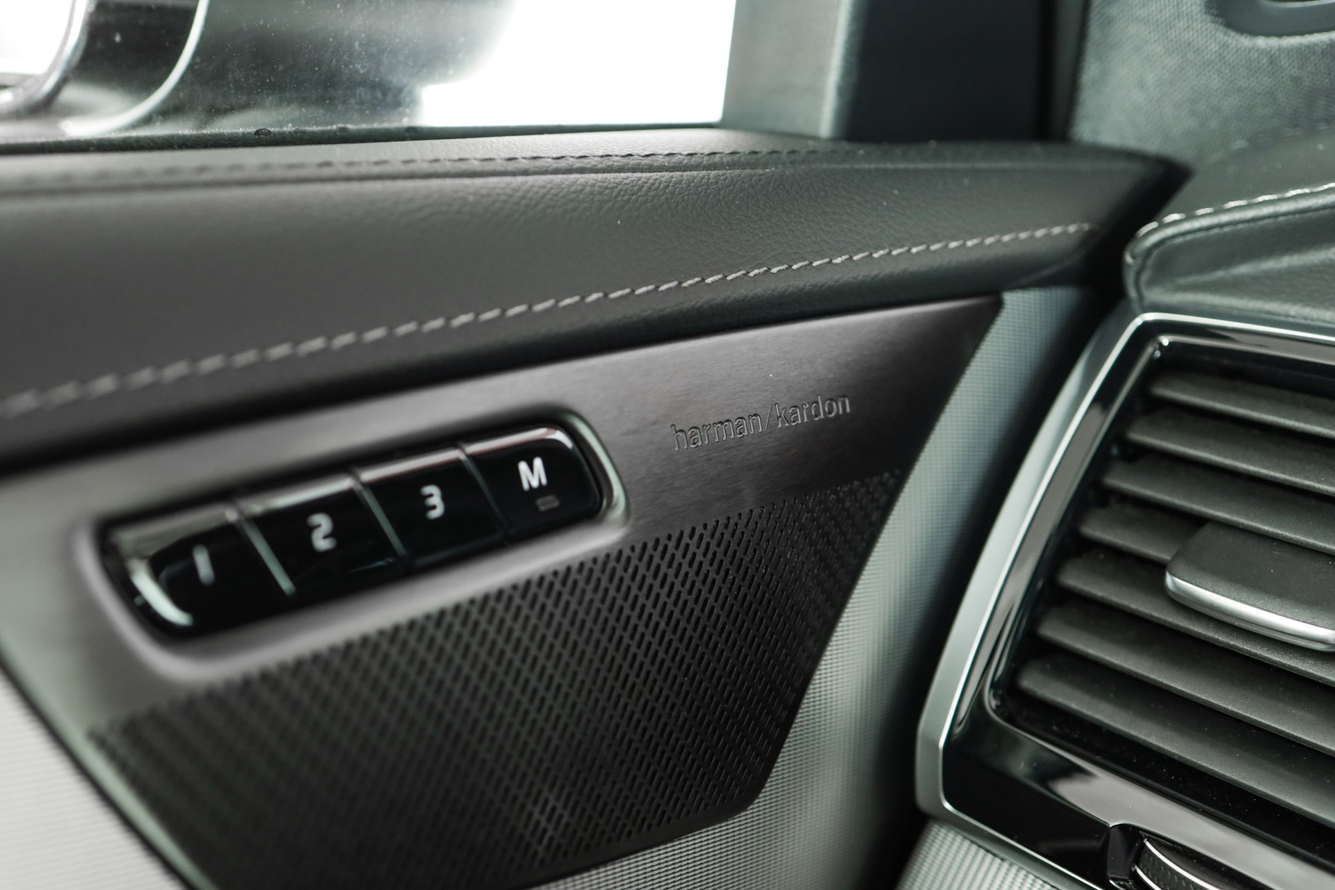 VOLVO XC90 T8 eAWD PluginHybrid Plus Bright Geartronic-image-20