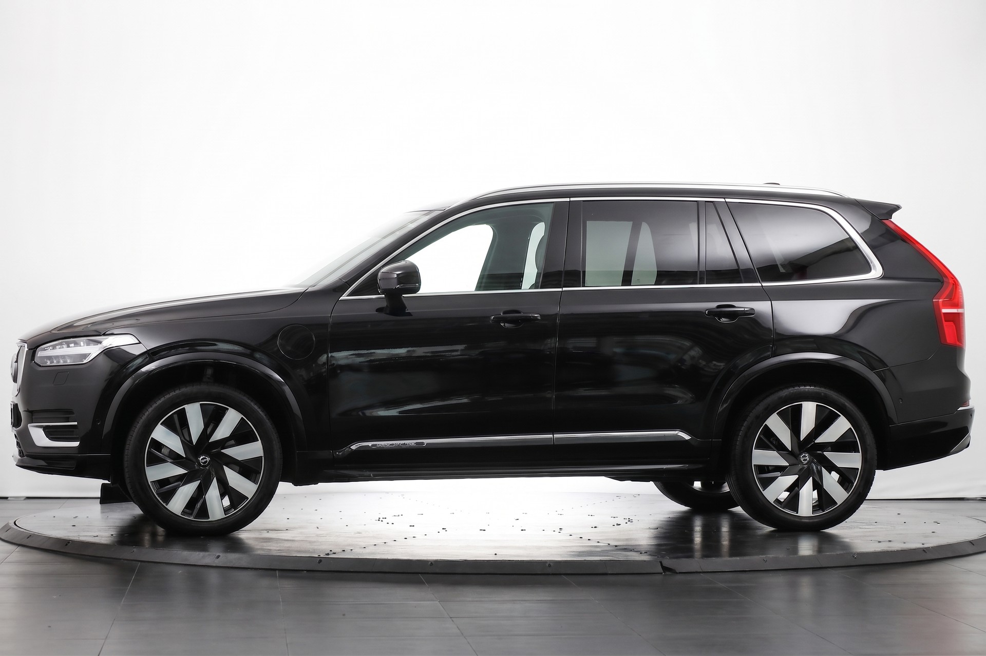 VOLVO XC90 T8 eAWD PluginHybrid Plus Bright Geartronic-image-4