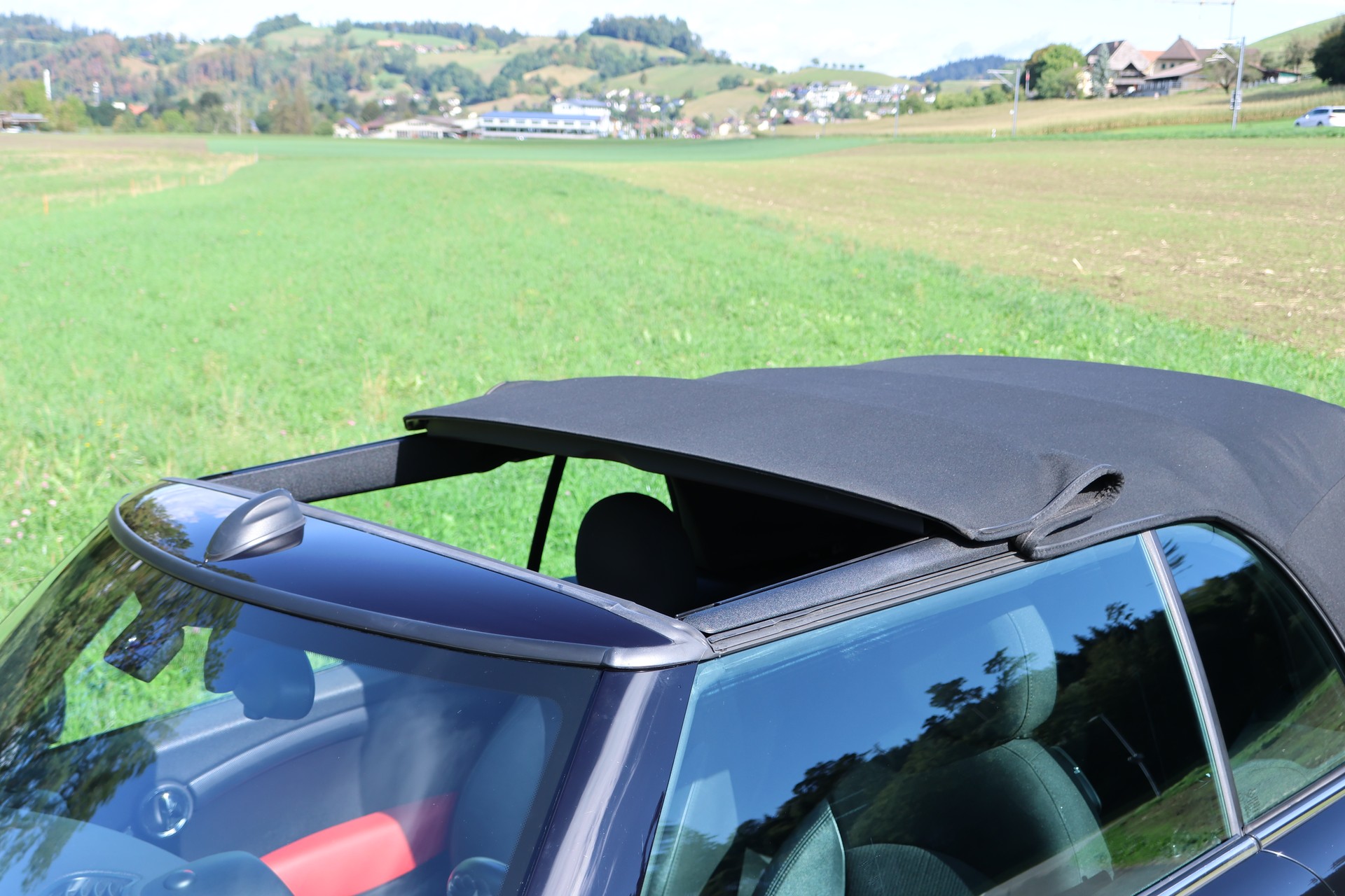 MINI Cooper S Cabriolet All Black-image-15