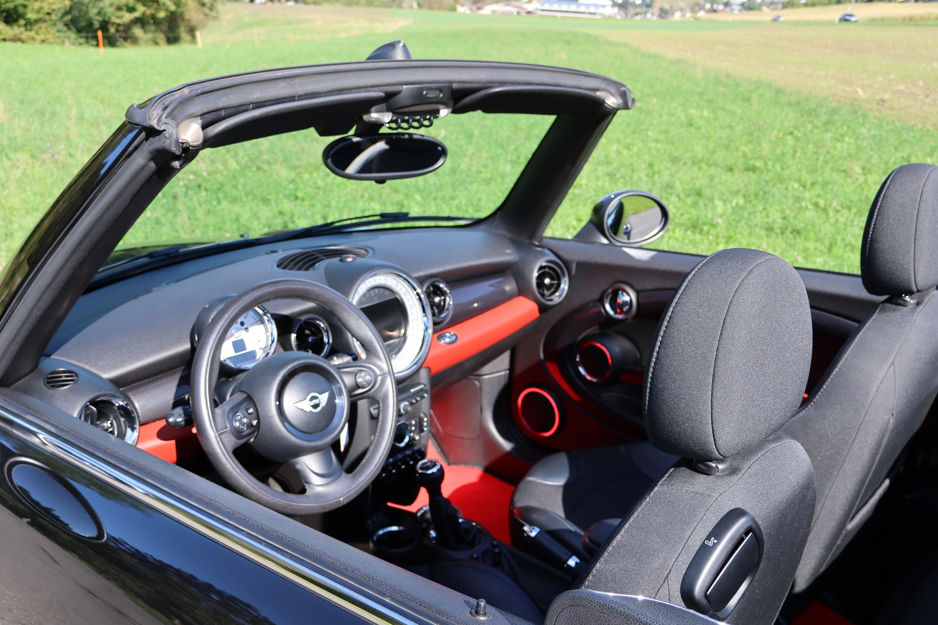 MINI Cooper S Cabriolet All Black-image-6
