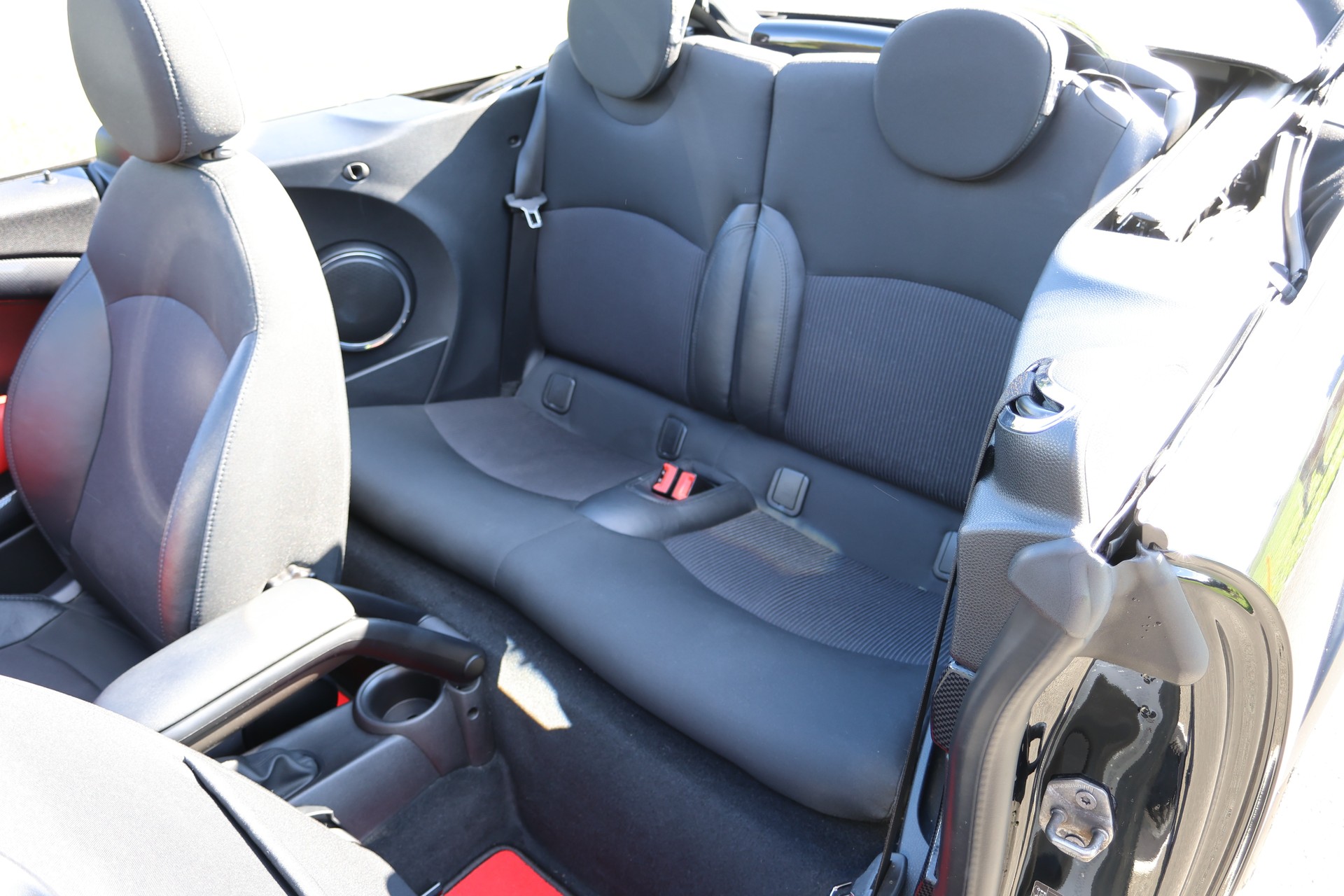 MINI Cooper S Cabriolet All Black-image-12