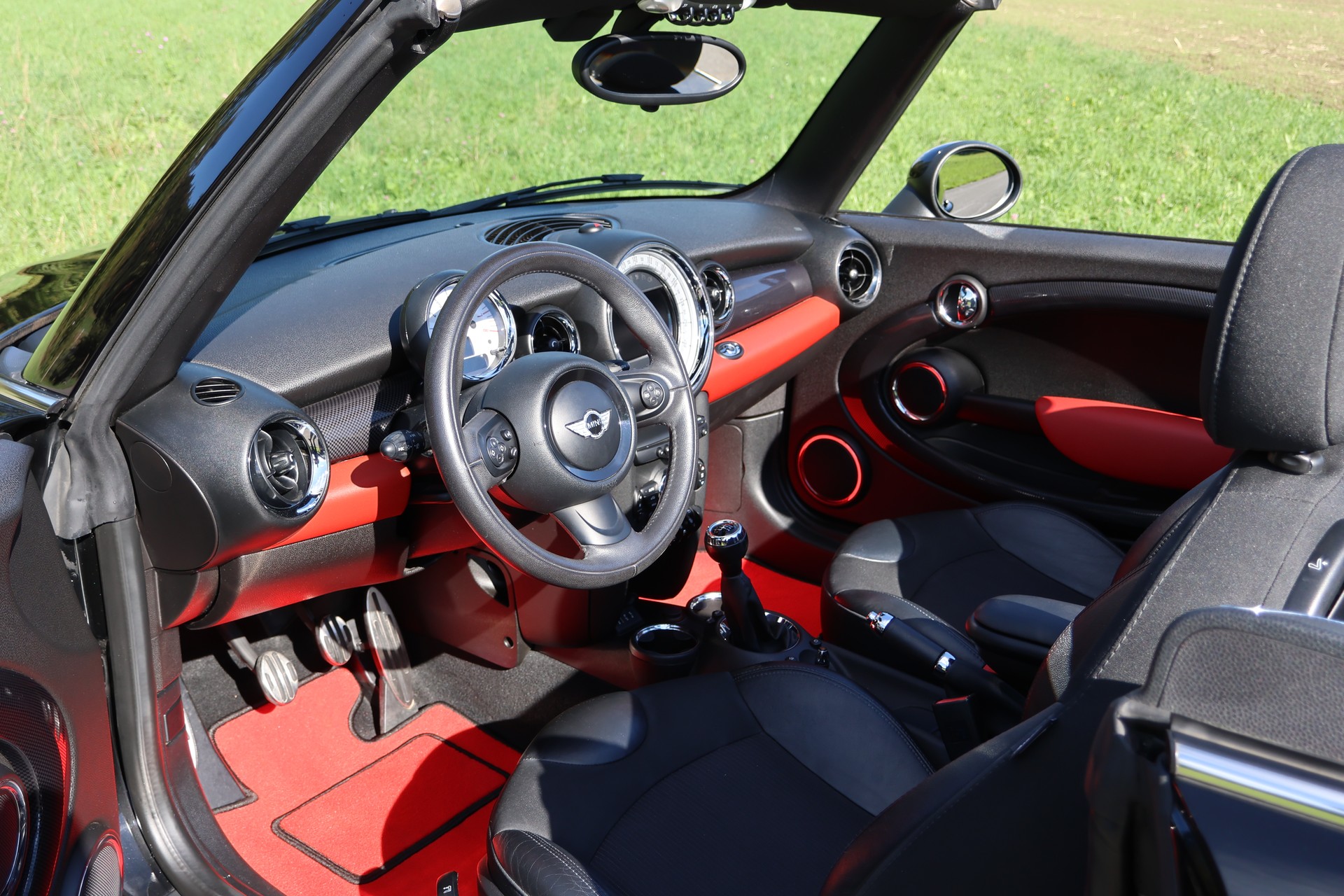 MINI Cooper S Cabriolet All Black-image-8