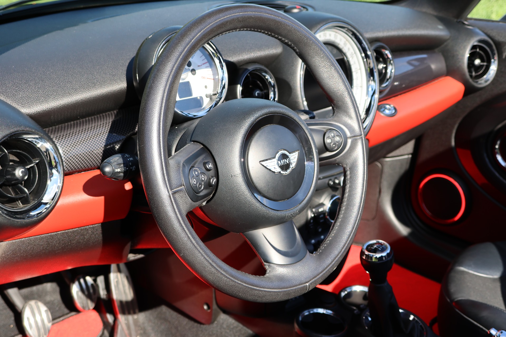 MINI Cooper S Cabriolet All Black-image-7