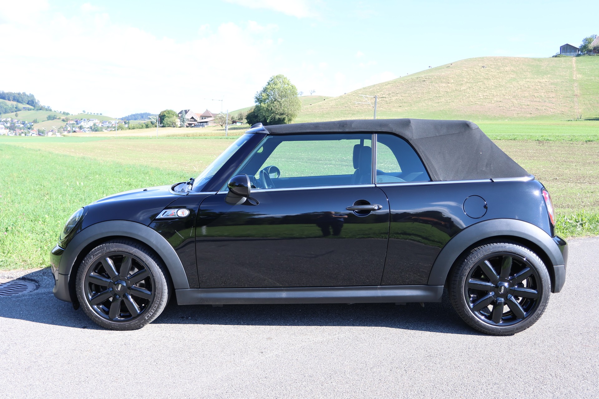 MINI Cooper S Cabriolet All Black-image-3