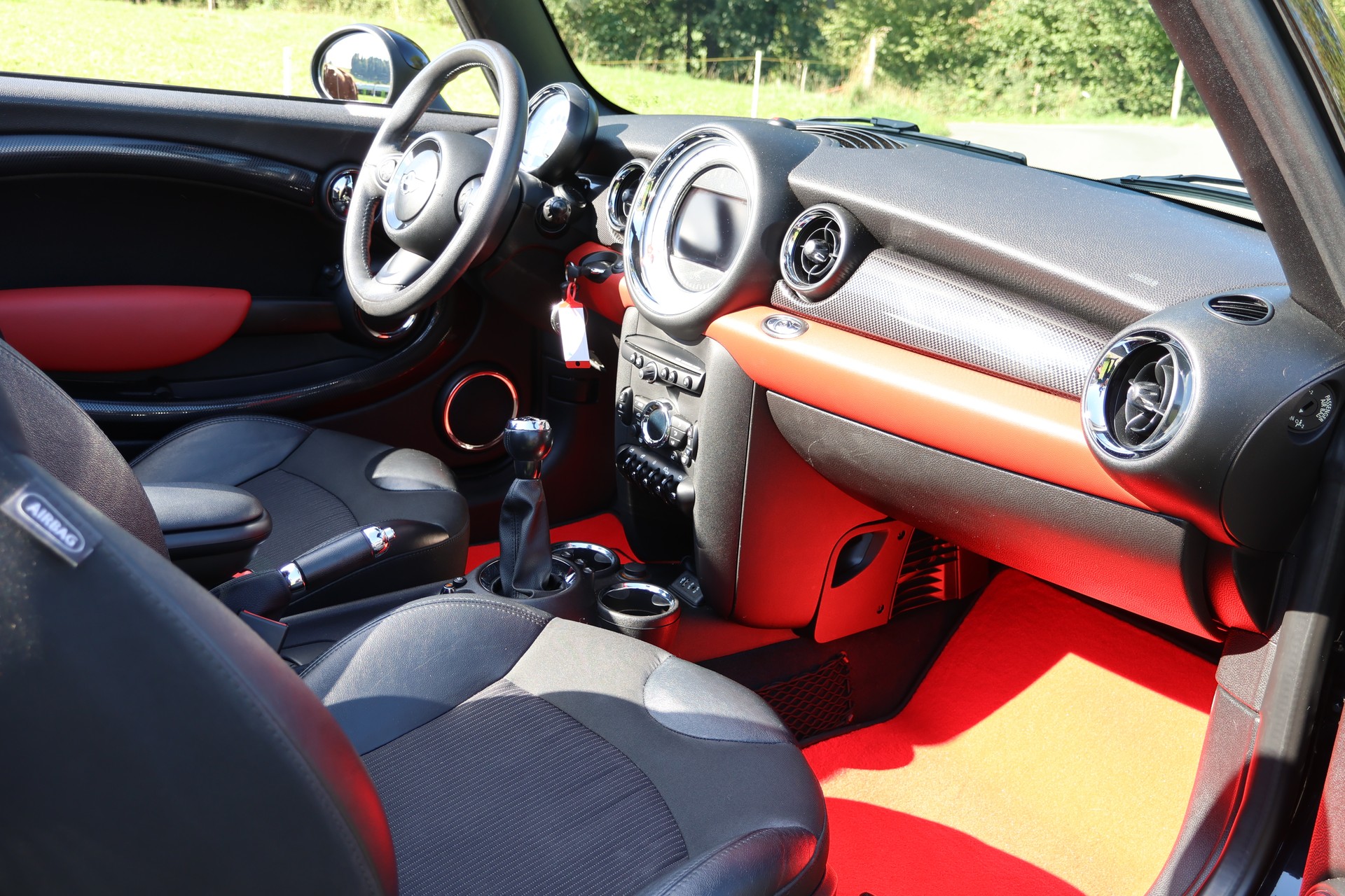 MINI Cooper S Cabriolet All Black-image-11