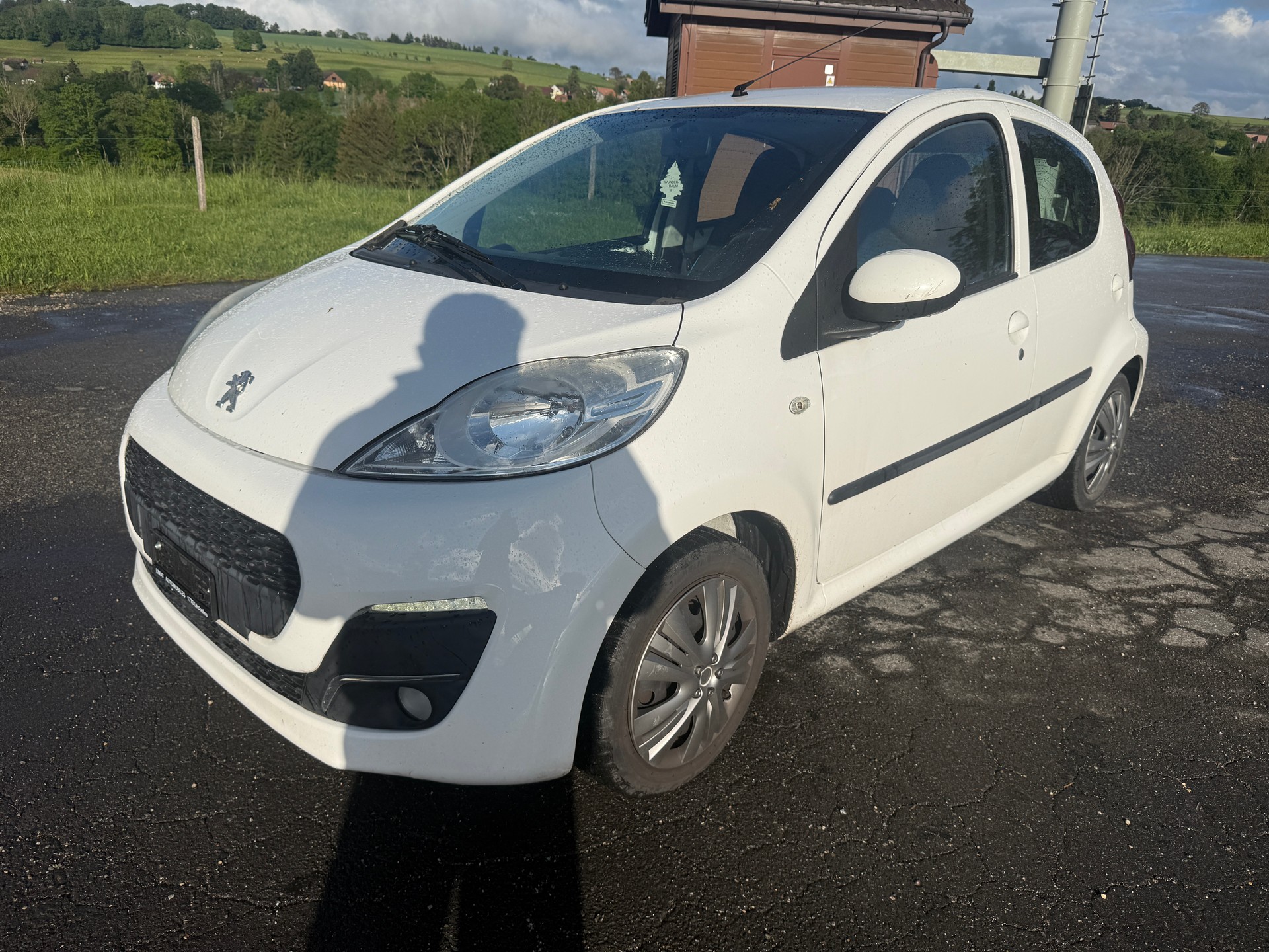 PEUGEOT 107 1.0 Swiss Edition-image-0