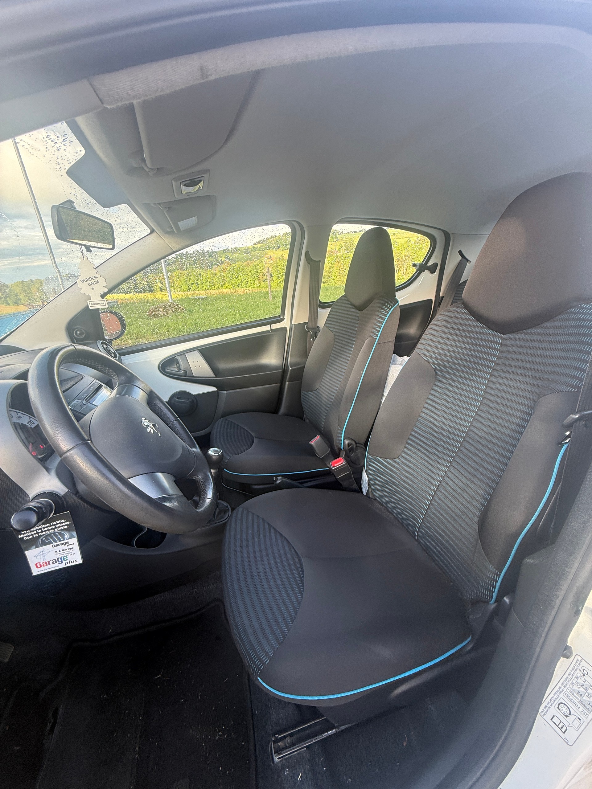 PEUGEOT 107 1.0 Swiss Edition-image-7