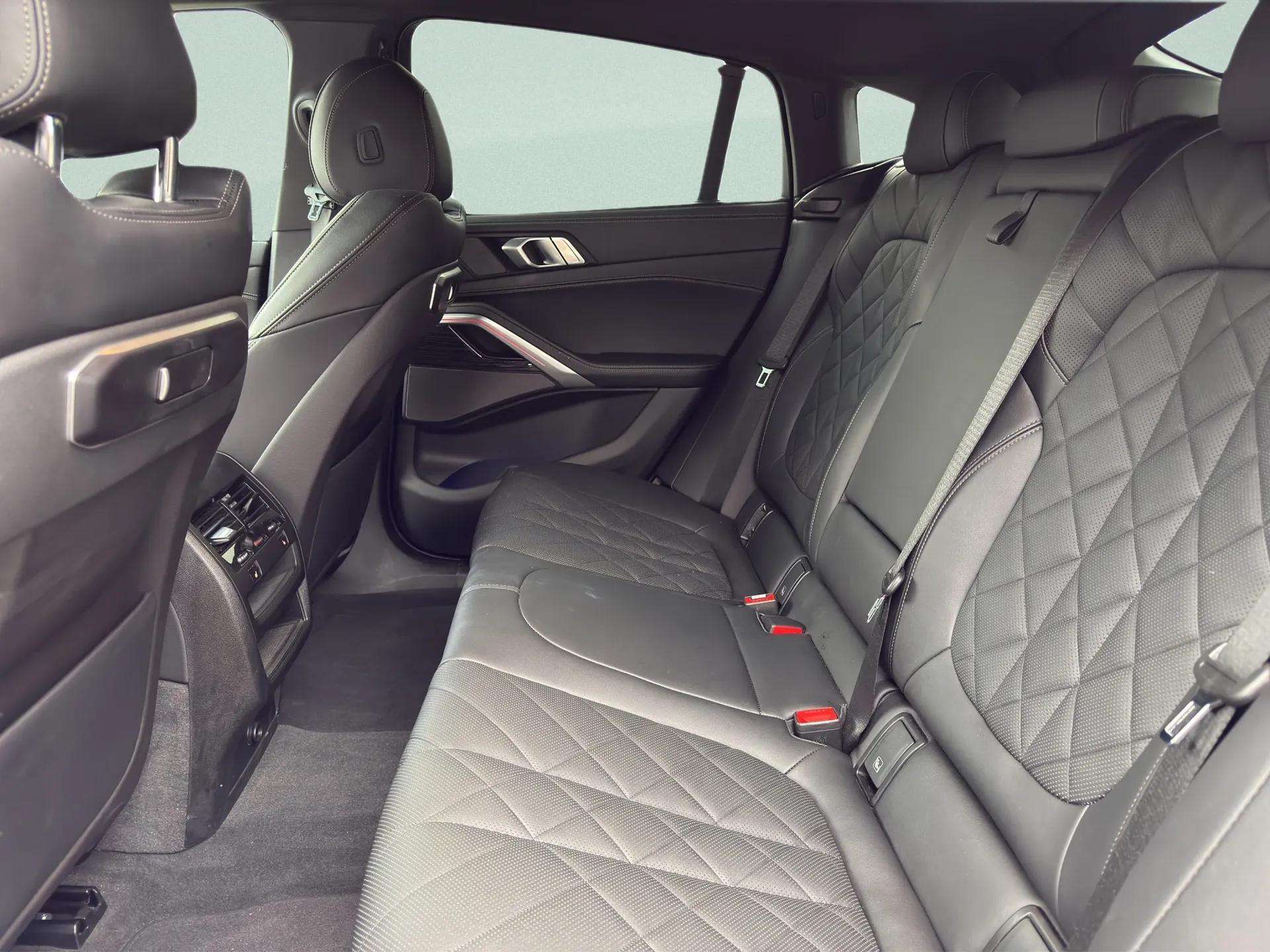 BMW X6 xDrive 48V 30d M Sport Pro Steptronic-image-16