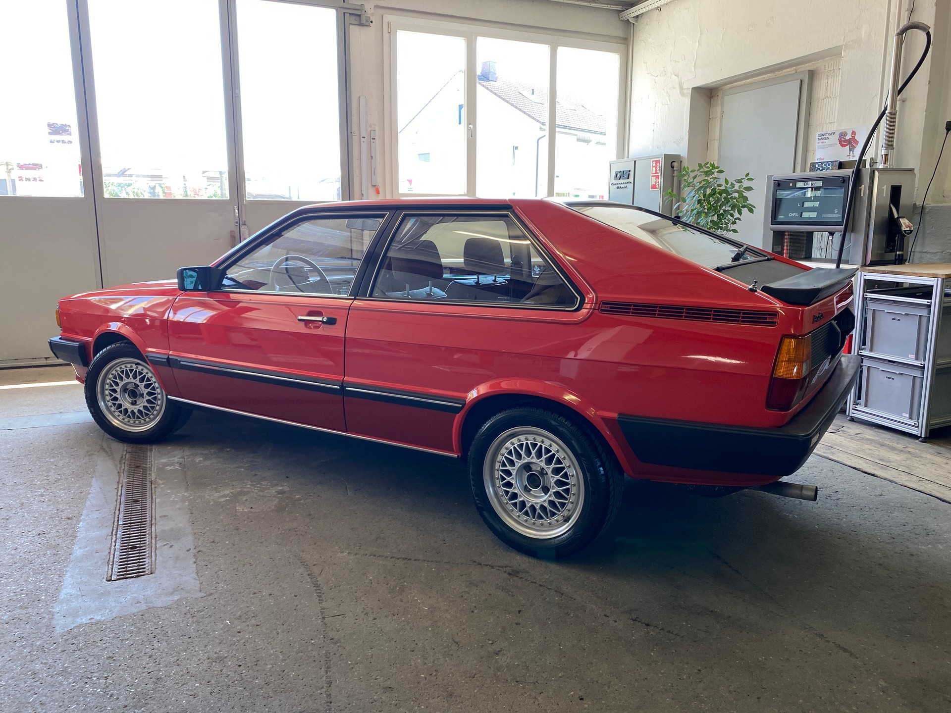 AUDI 2.2 GT 5 E-image-1
