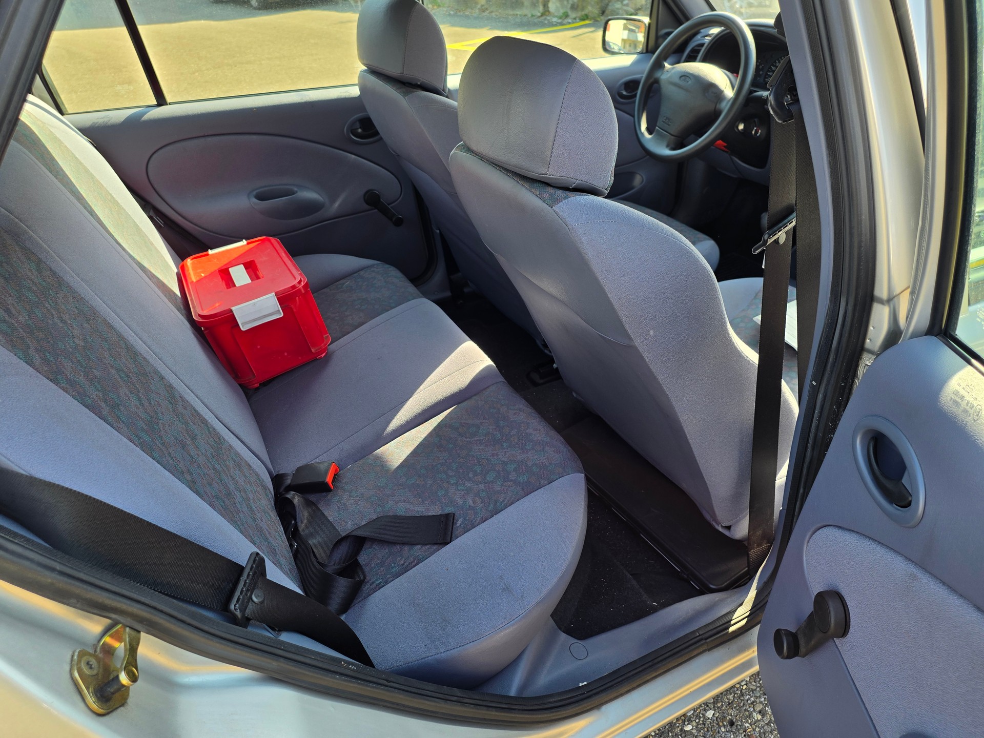 FORD Fiesta 1.2i 16V Ghia-image-3