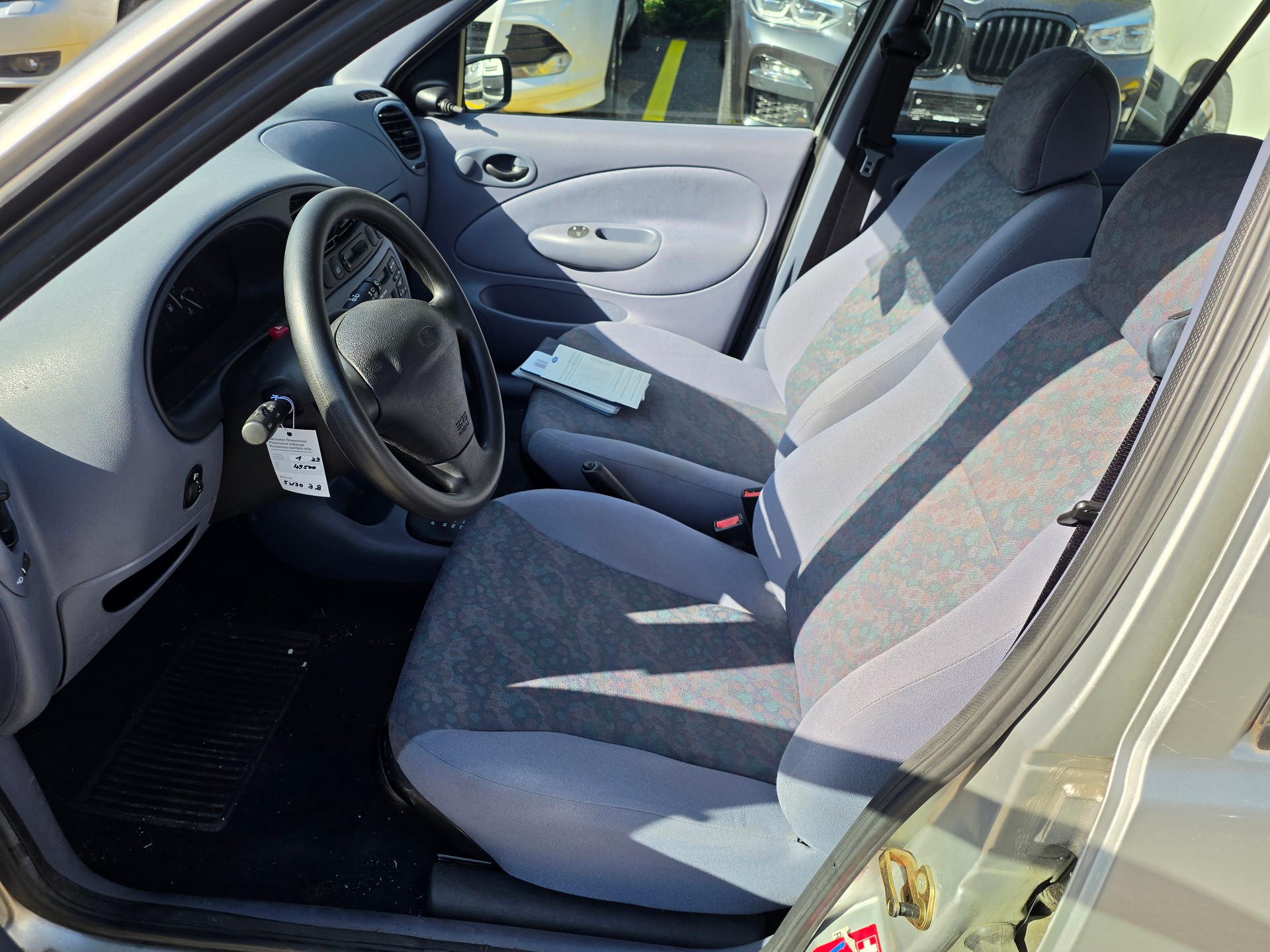 FORD Fiesta 1.2i 16V Ghia-image-2