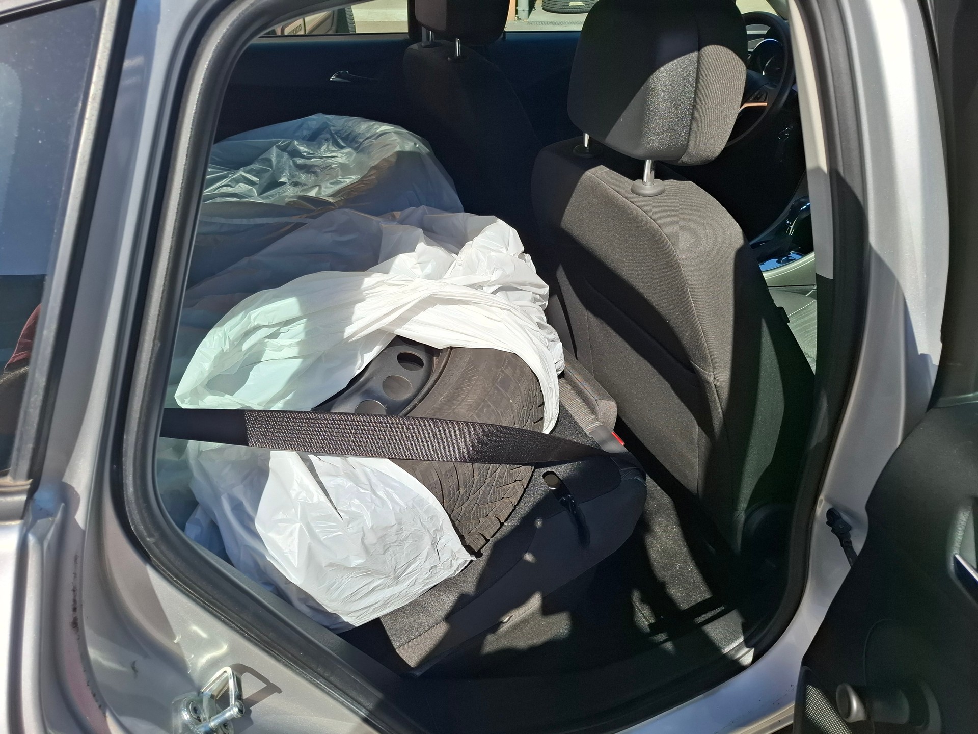 OPEL Astra 1.6i 16V Enjoy Automatic-image-7