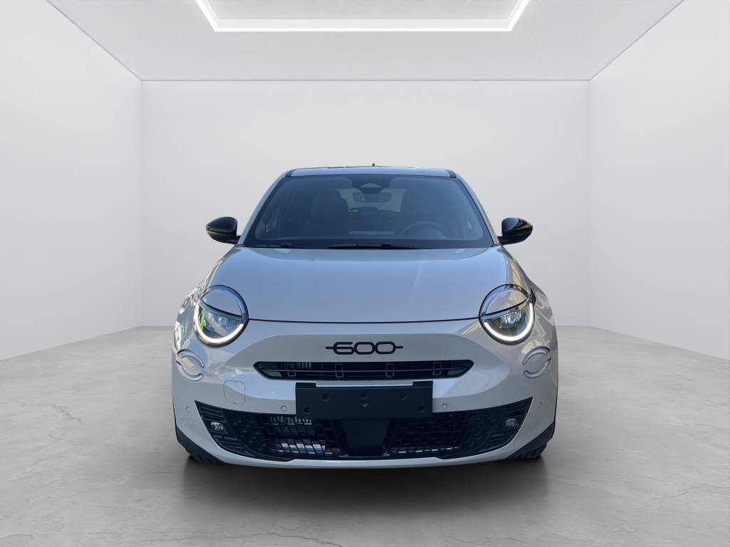 FIAT 600 1.2 Hybrid 145 Sport-image-1