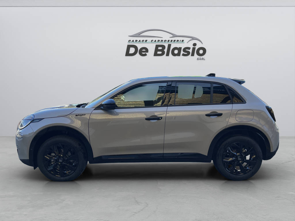 FIAT 600 1.2 Hybrid 145 Sport-image-3