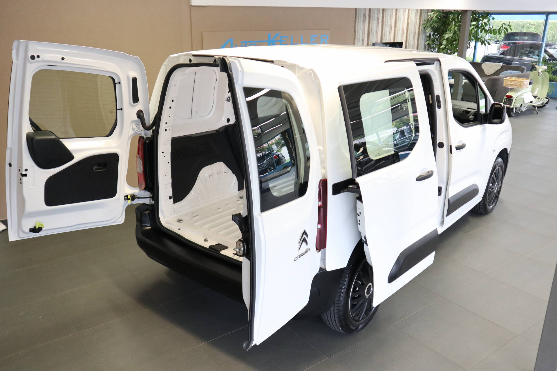 CITROEN Berlingo 1000 M 1.2 PureTech 130 Club S/S-image-6