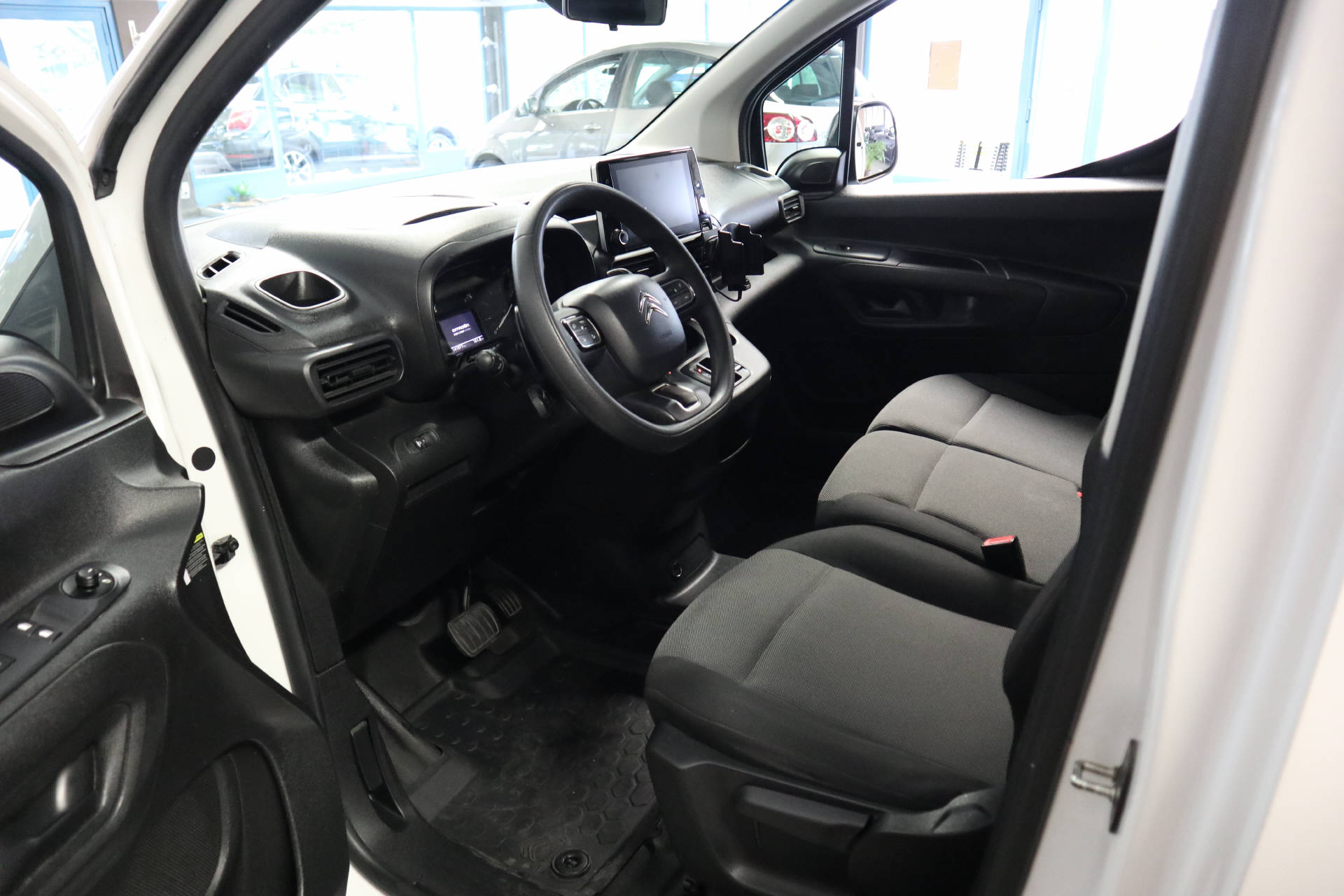 CITROEN Berlingo 1000 M 1.2 PureTech 130 Club S/S-image-11