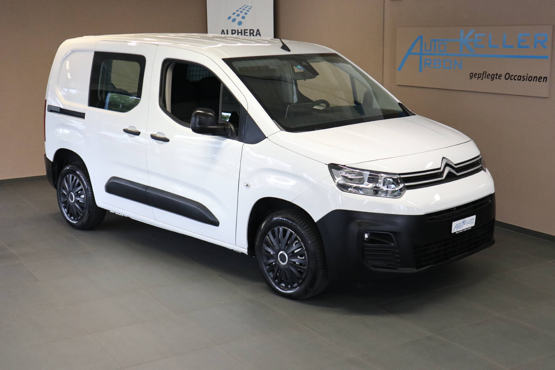 CITROEN Berlingo 1000 M 1.2 PureTech 130 Club S/S-image-1