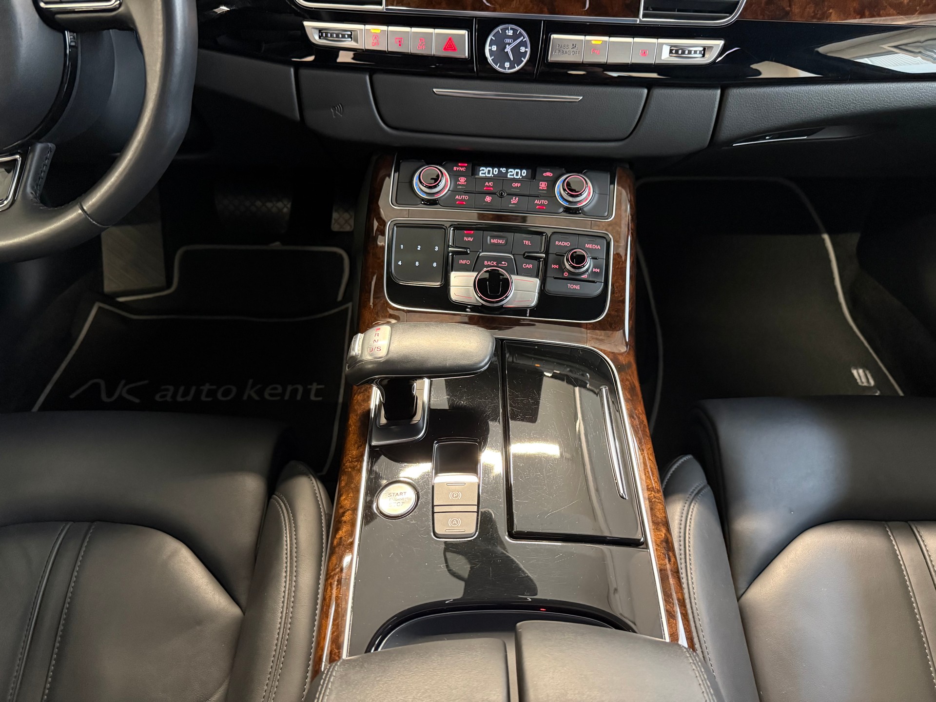 AUDI A8 3.0 TDI quattro tiptronic-image-19