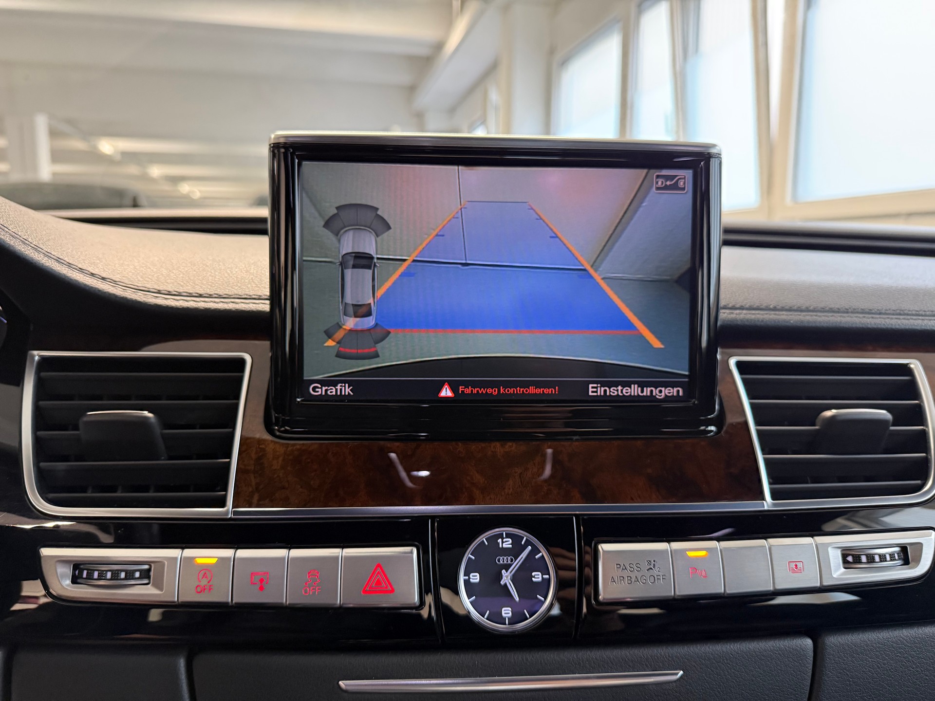 AUDI A8 3.0 TDI quattro tiptronic-image-10