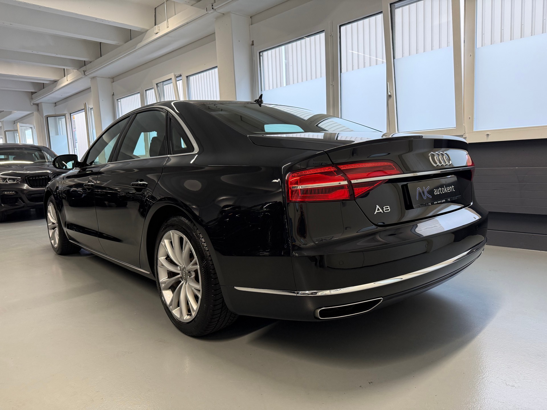 AUDI A8 3.0 TDI quattro tiptronic-image-3