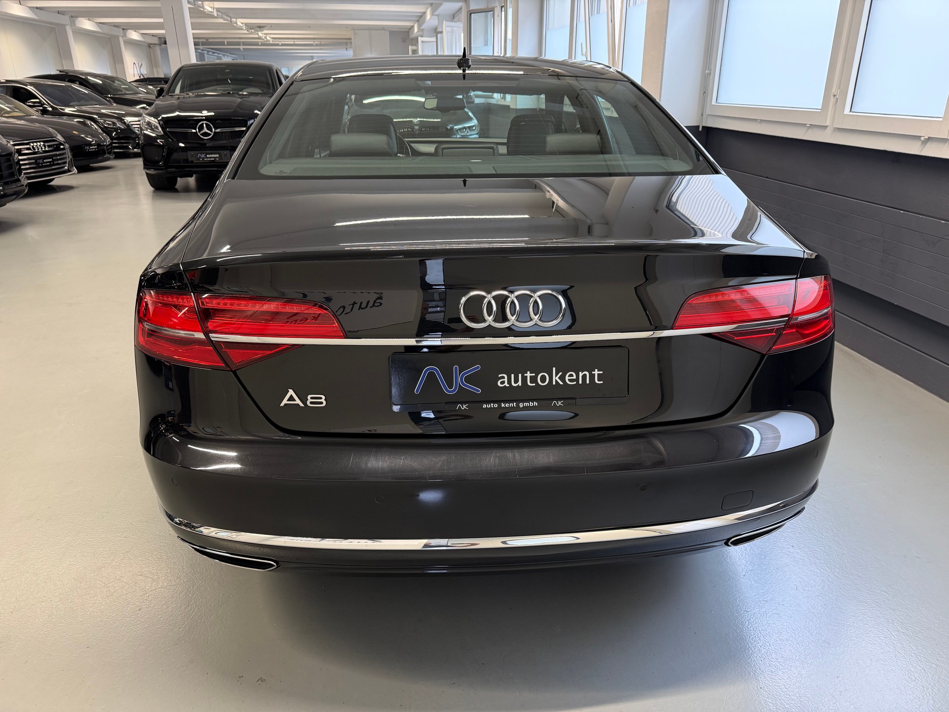 AUDI A8 3.0 TDI quattro tiptronic-image-4