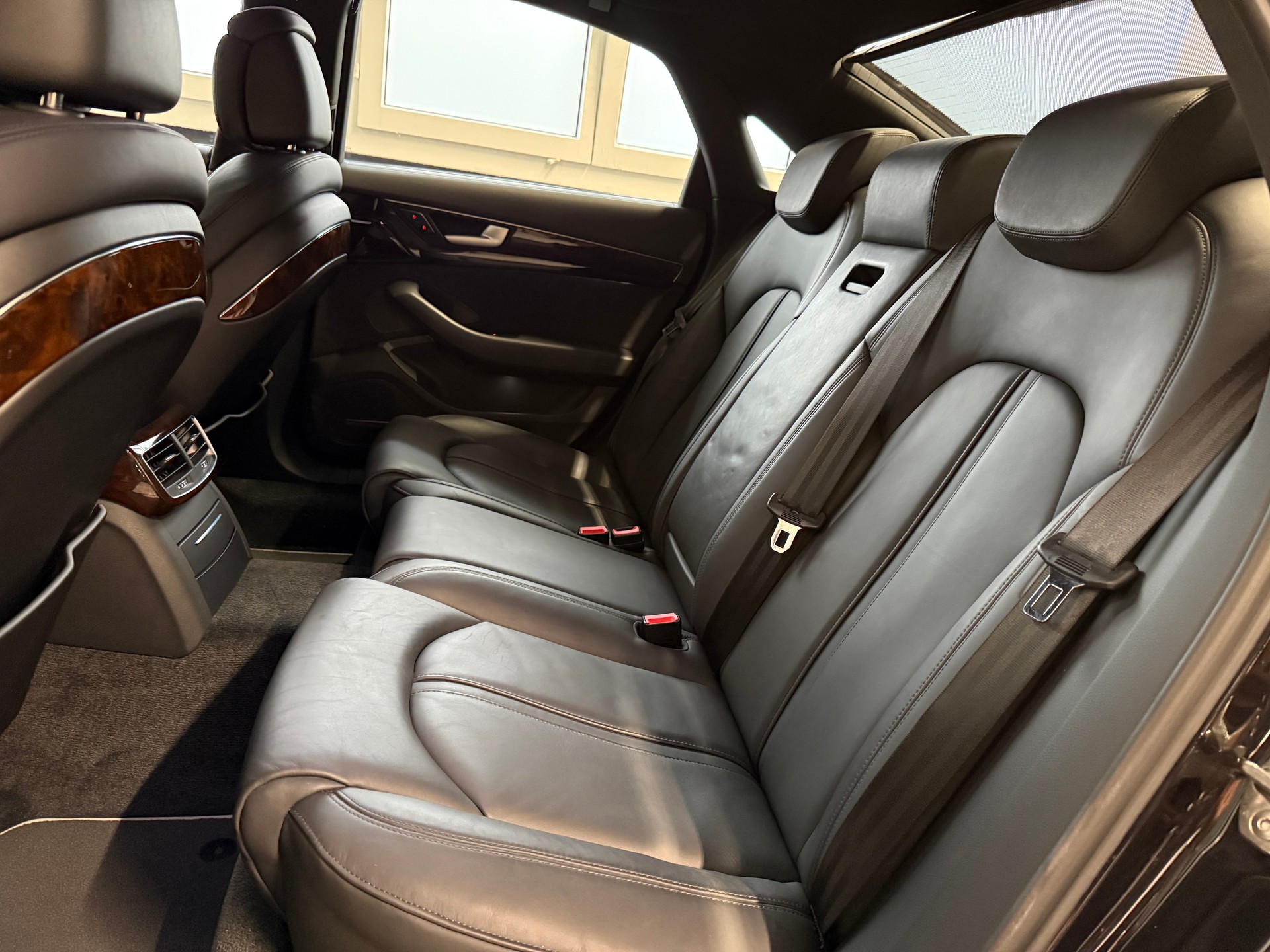 AUDI A8 3.0 TDI quattro tiptronic-image-22