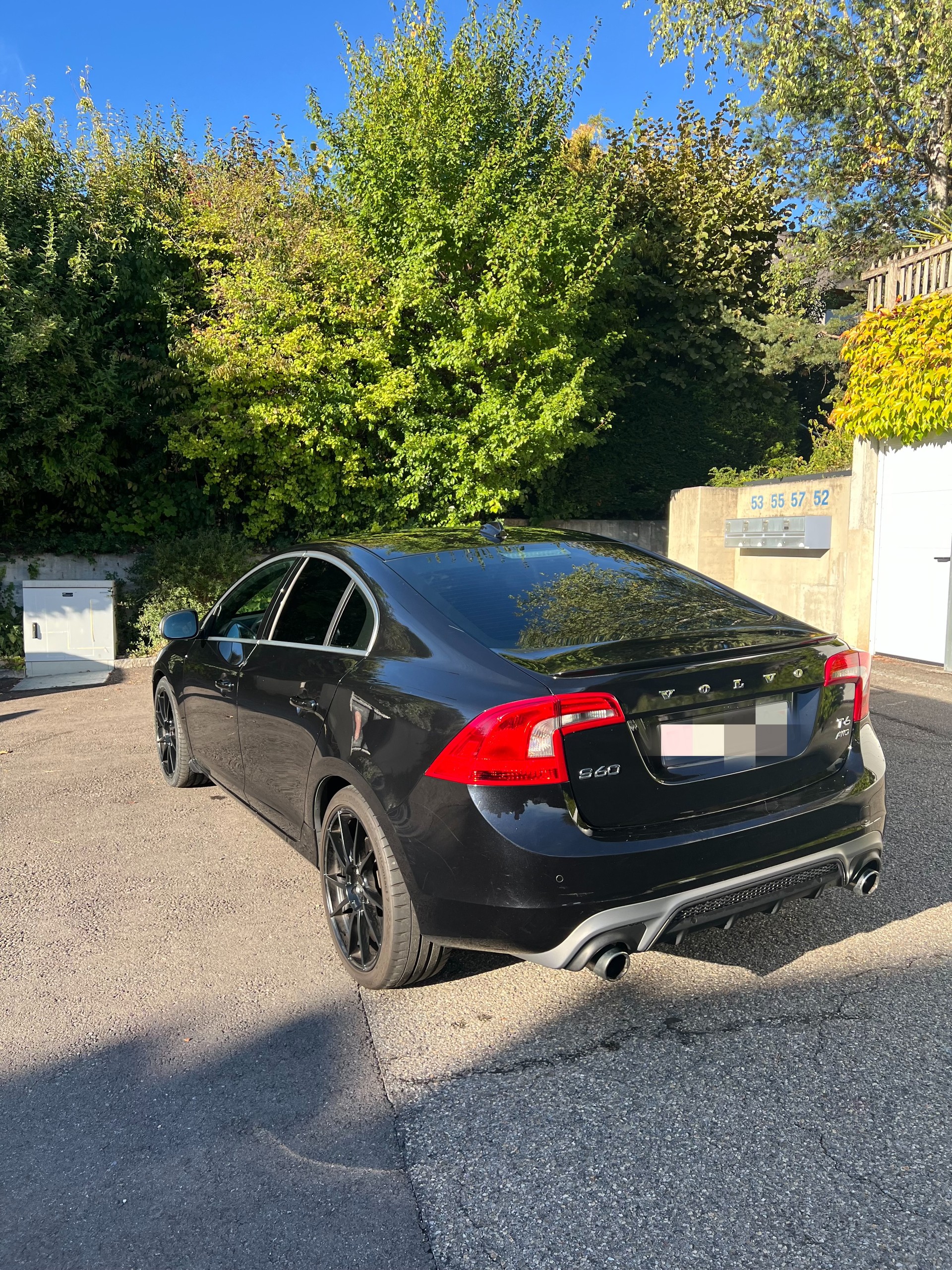 VOLVO Volvo S60 T6 AWD R desing-image-3