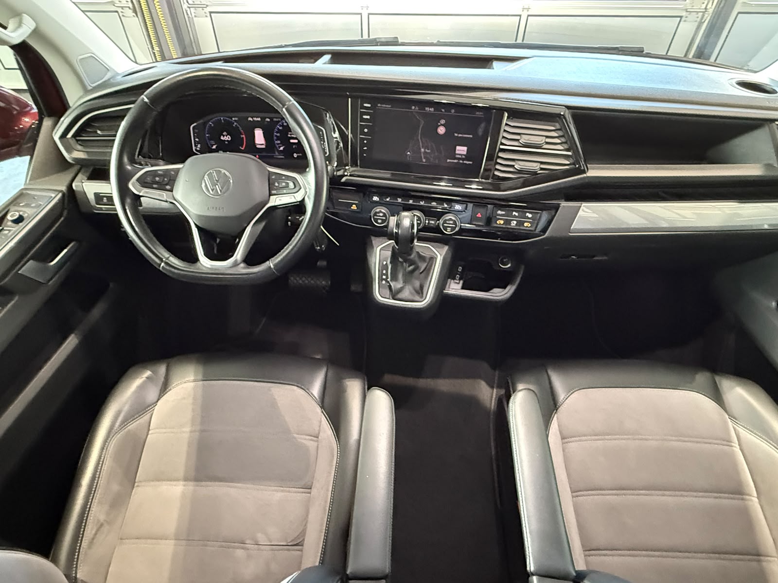 VW T6.1 Multivan 2.0 TDI Highline Liberty 4Motion DSG-image-13