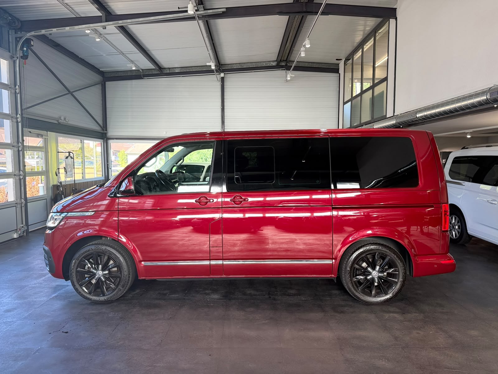 VW T6.1 Multivan 2.0 TDI Highline Liberty 4Motion DSG-image-1