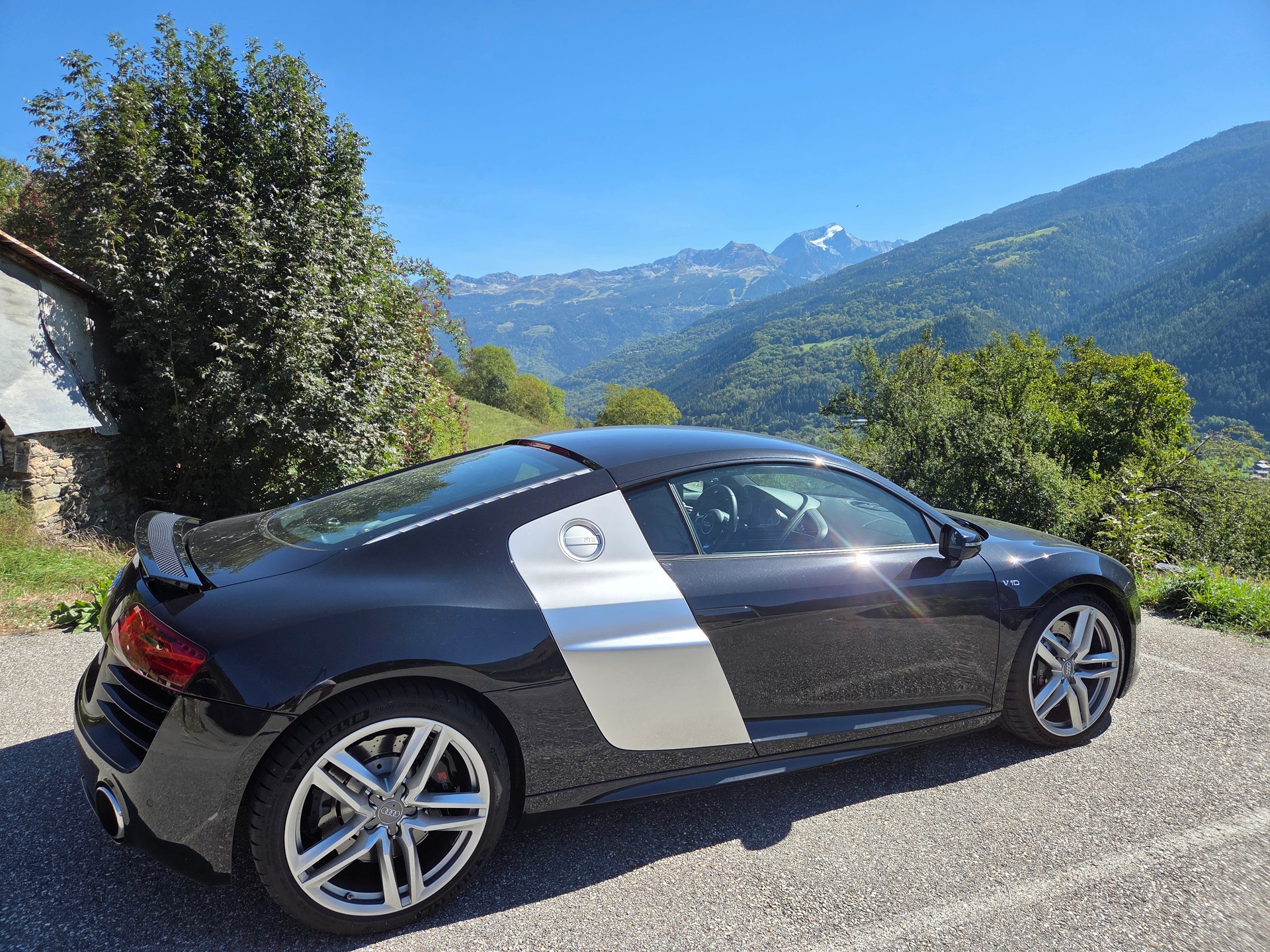 AUDI 5.2 FSI V10 quattro S-Tronic-image-0