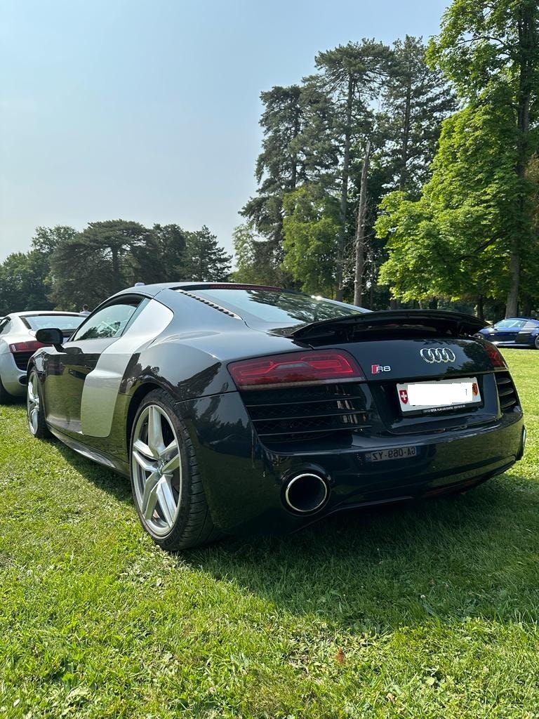 AUDI 5.2 FSI V10 quattro S-Tronic-image-3