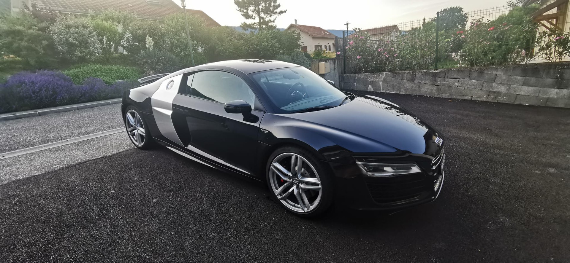 AUDI 5.2 FSI V10 quattro S-Tronic-image-5