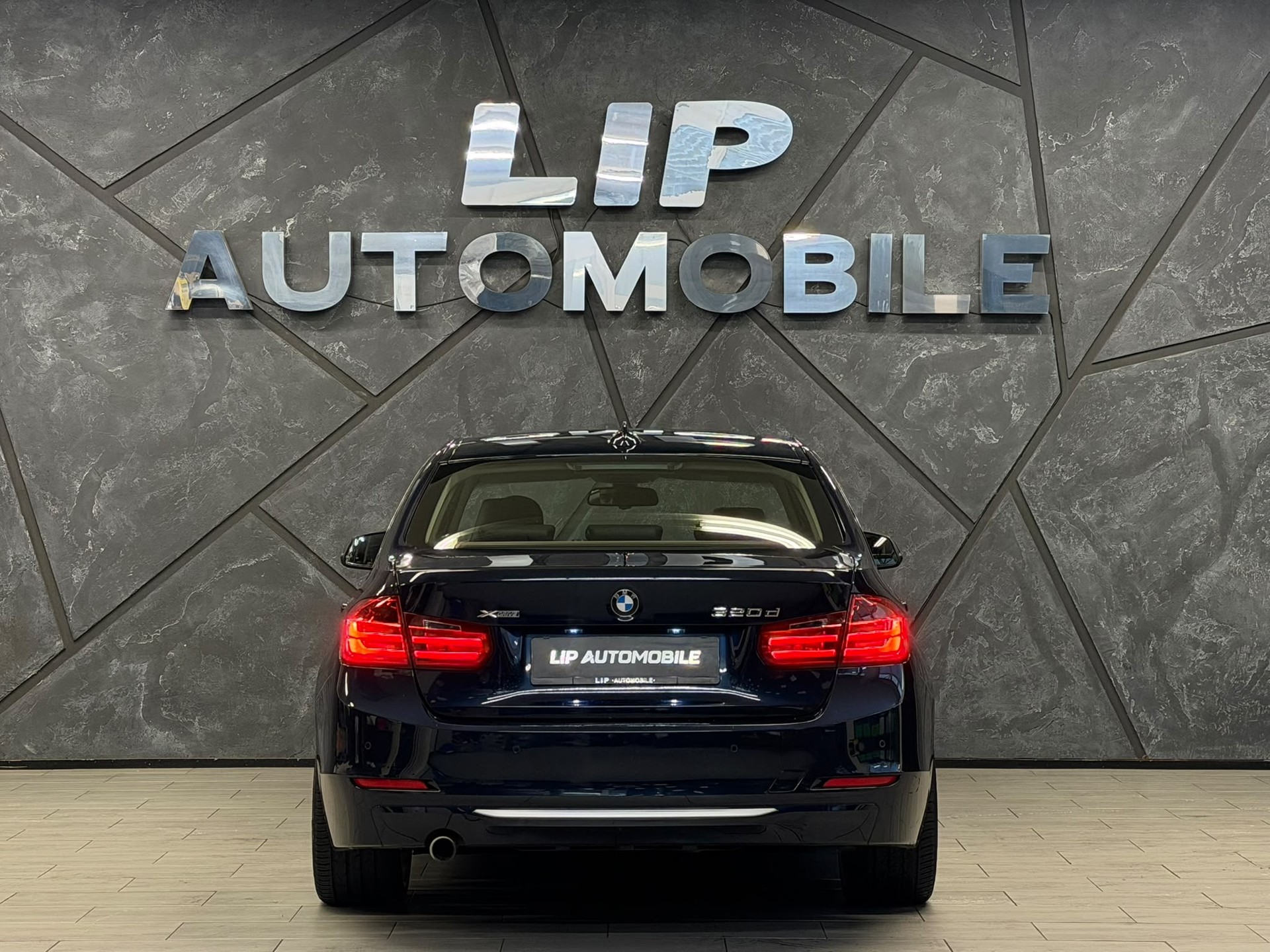 BMW 320d xDrive Modern Line Steptronic-image-6