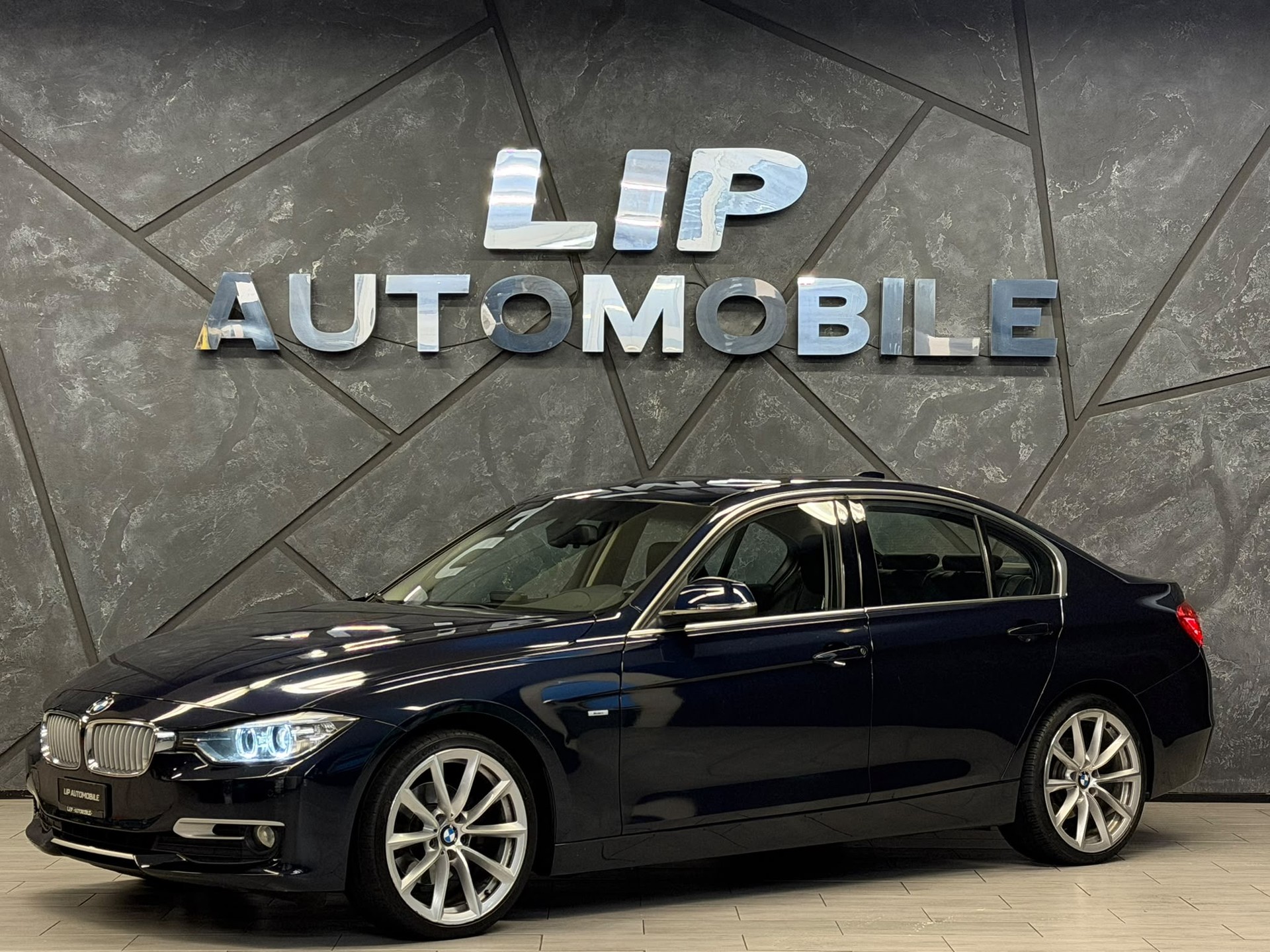 BMW 320d xDrive Modern Line Steptronic-image-0