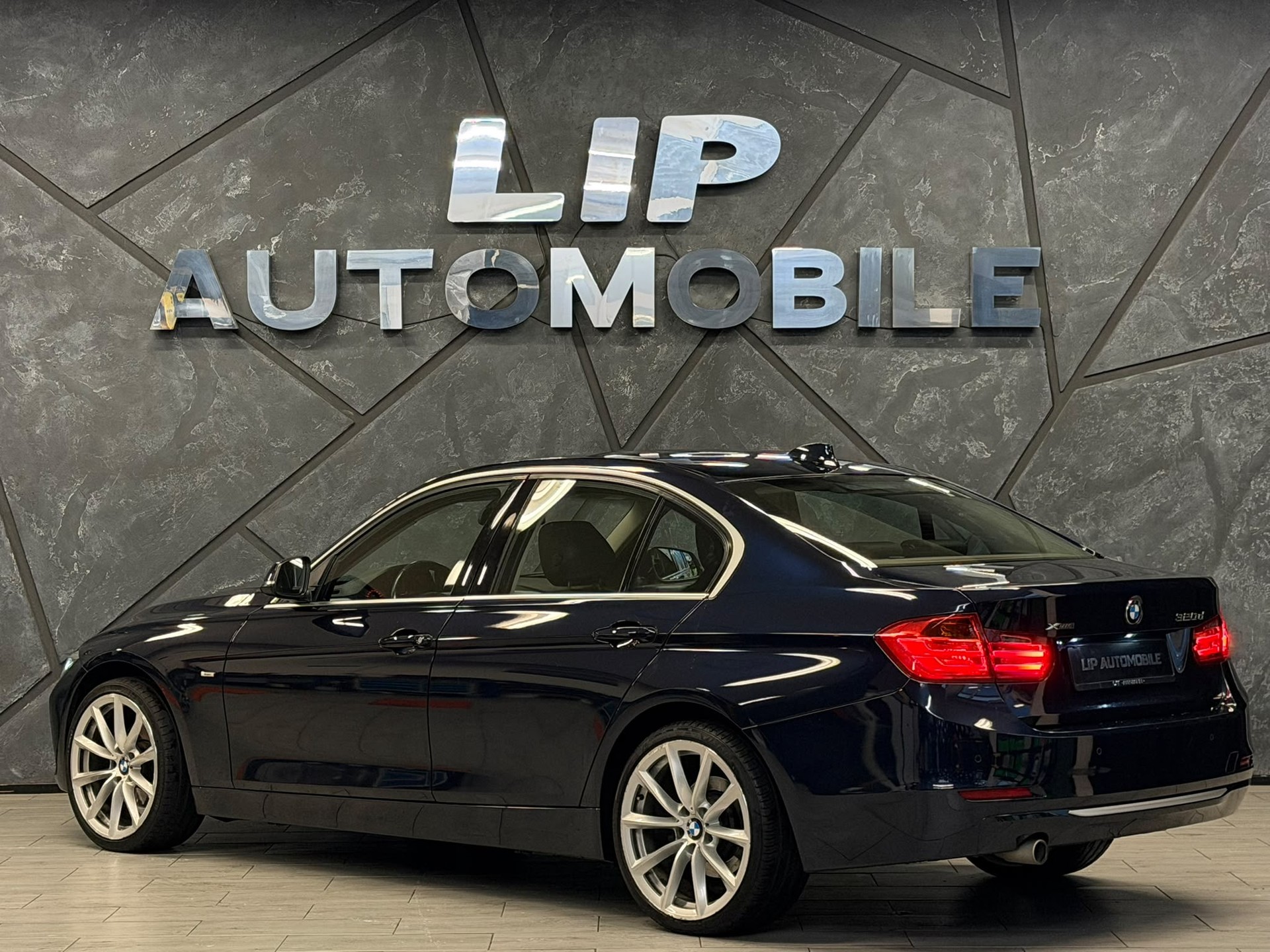 BMW 320d xDrive Modern Line Steptronic-image-7