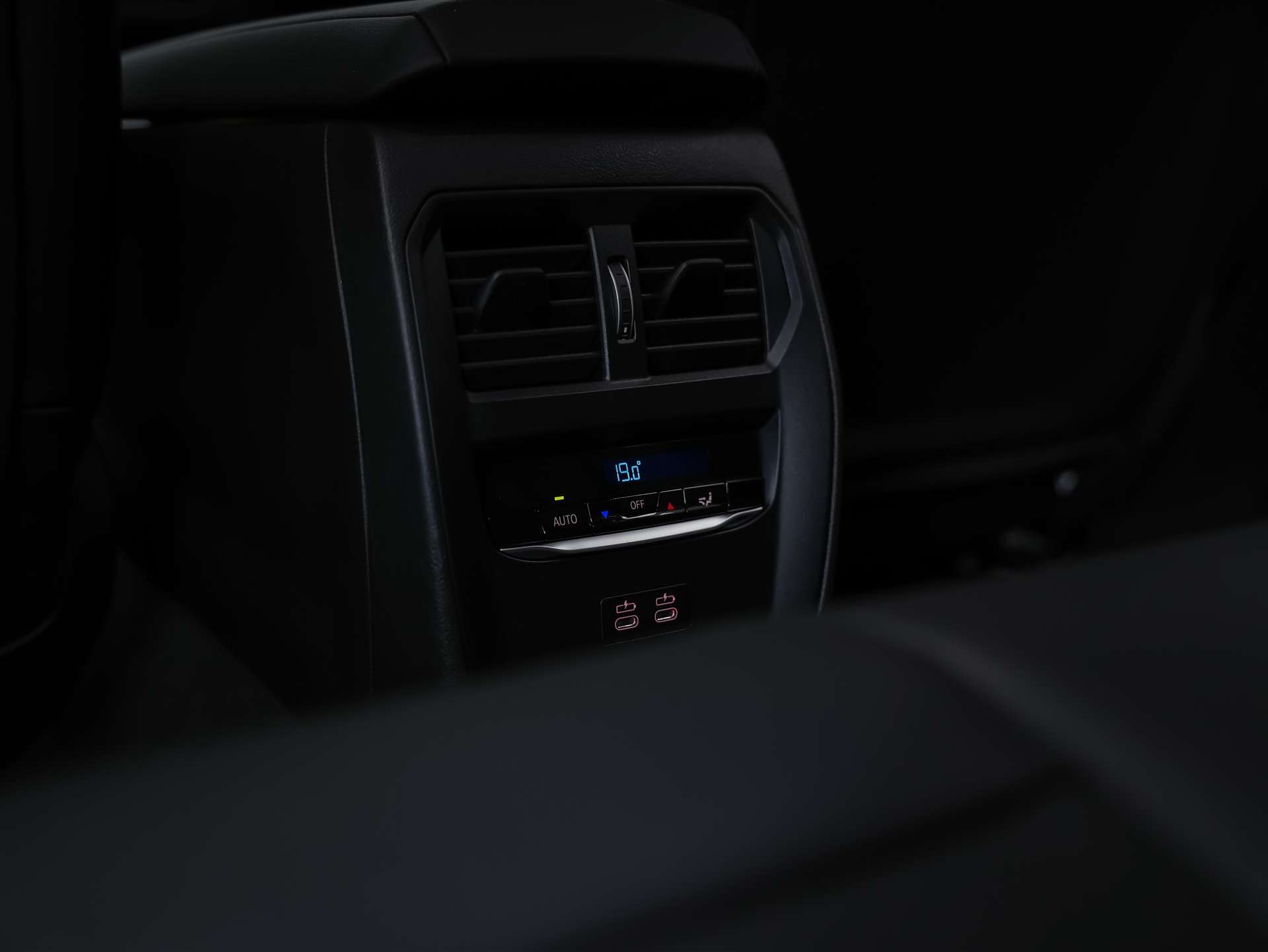 BMW M340i xDrive Steptronic M Sport Pro *Facelift*Werksgarantie*Lenkradheizung*Head Up Display*360° Kamera*-image-14