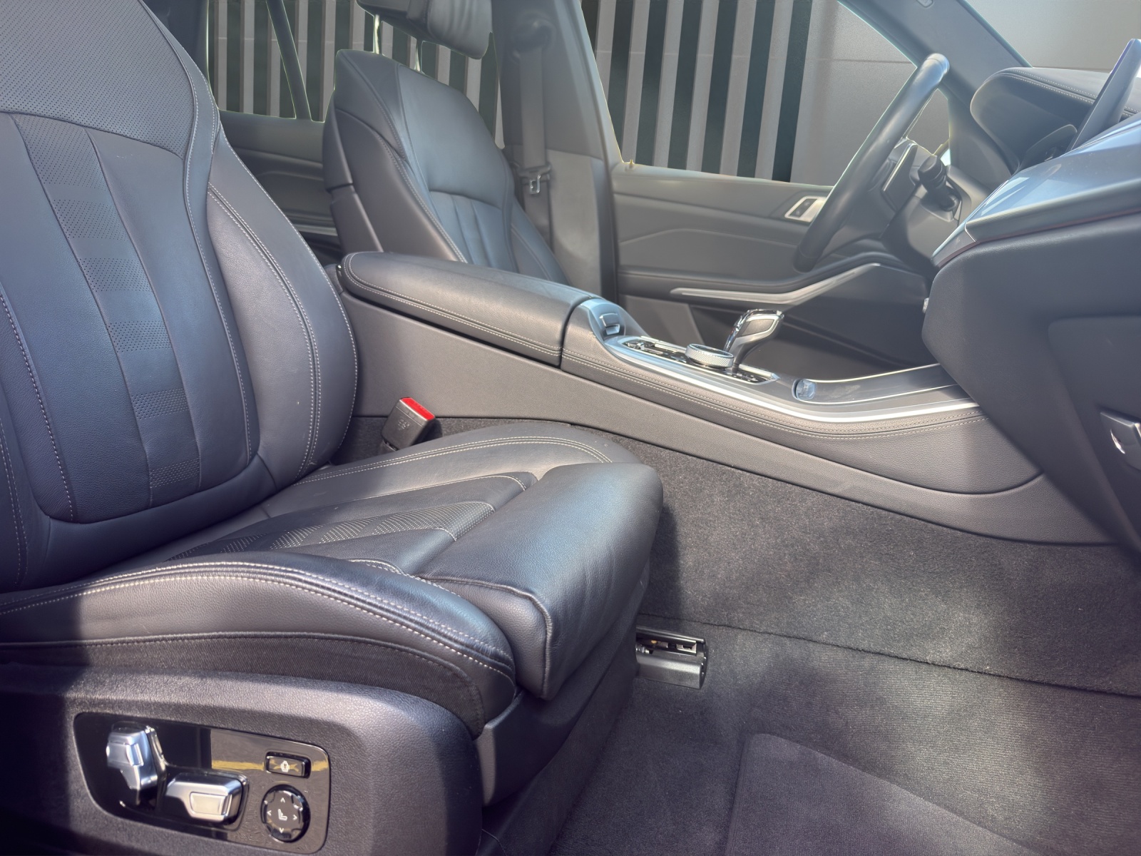 BMW X5 40d xDrive 3.SITZREIHE-image-17