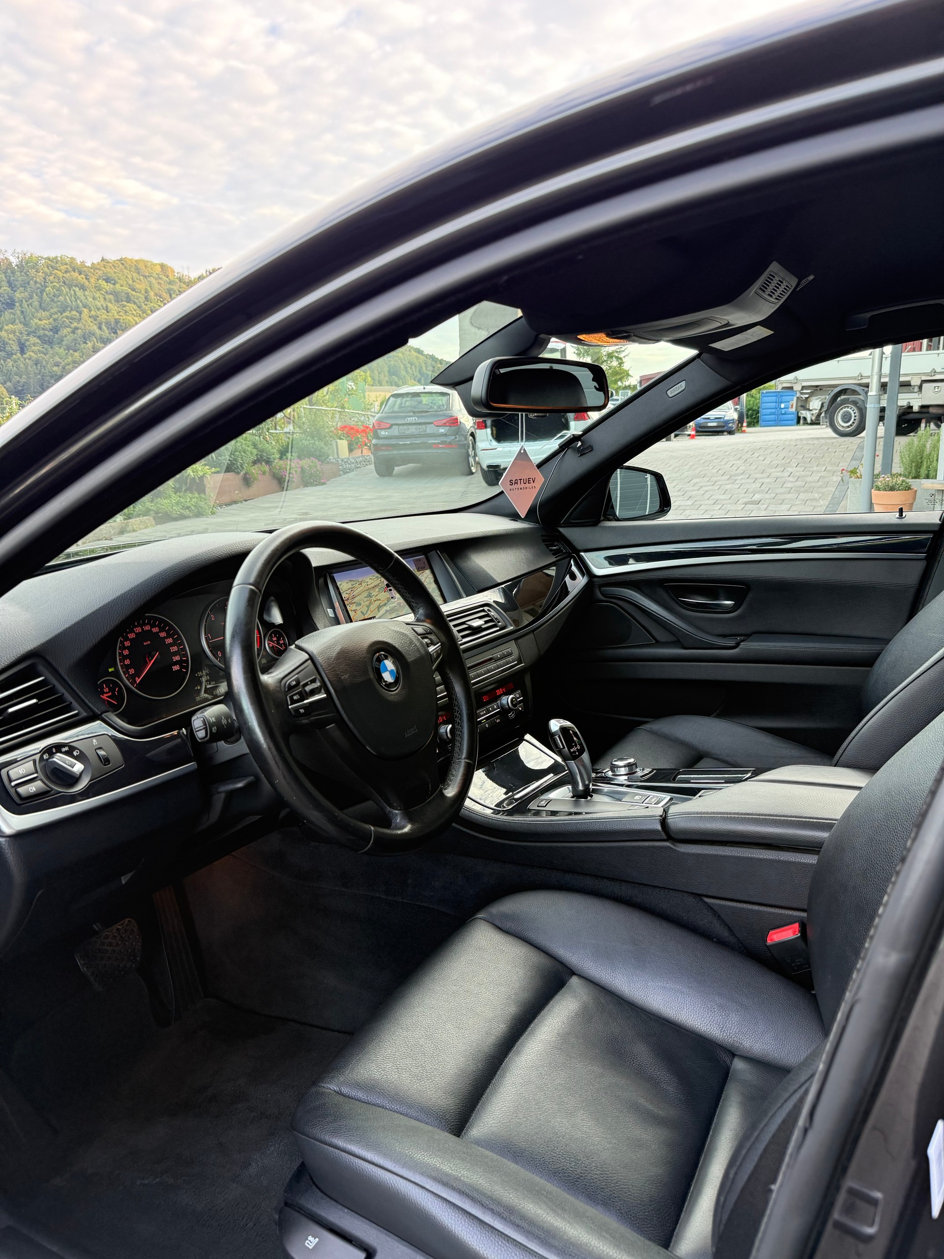 BMW 520d-image-4