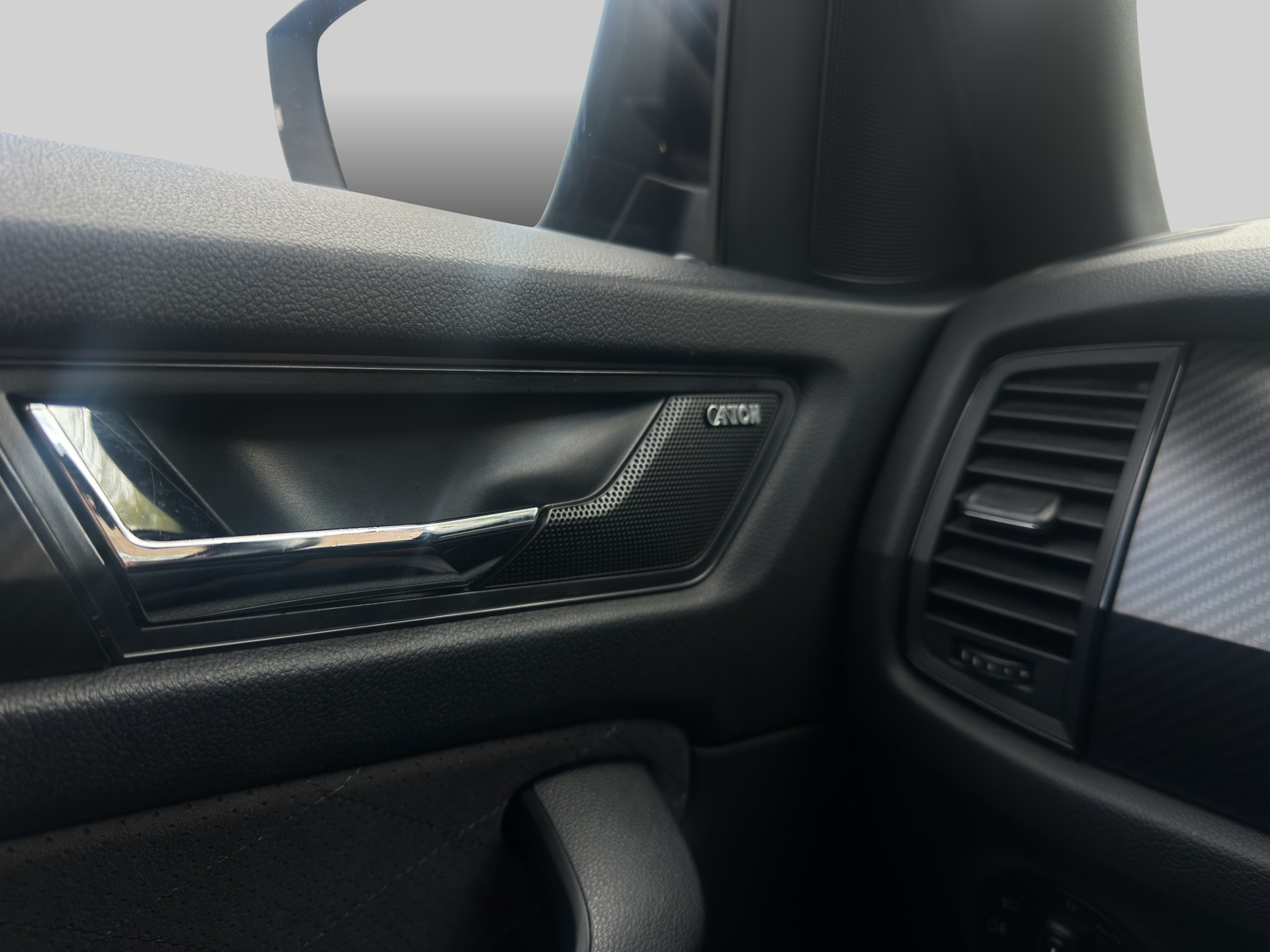 SKODA Kodiaq 2.0 Bi-TDI SCR RS 4x4 DSG-image-16