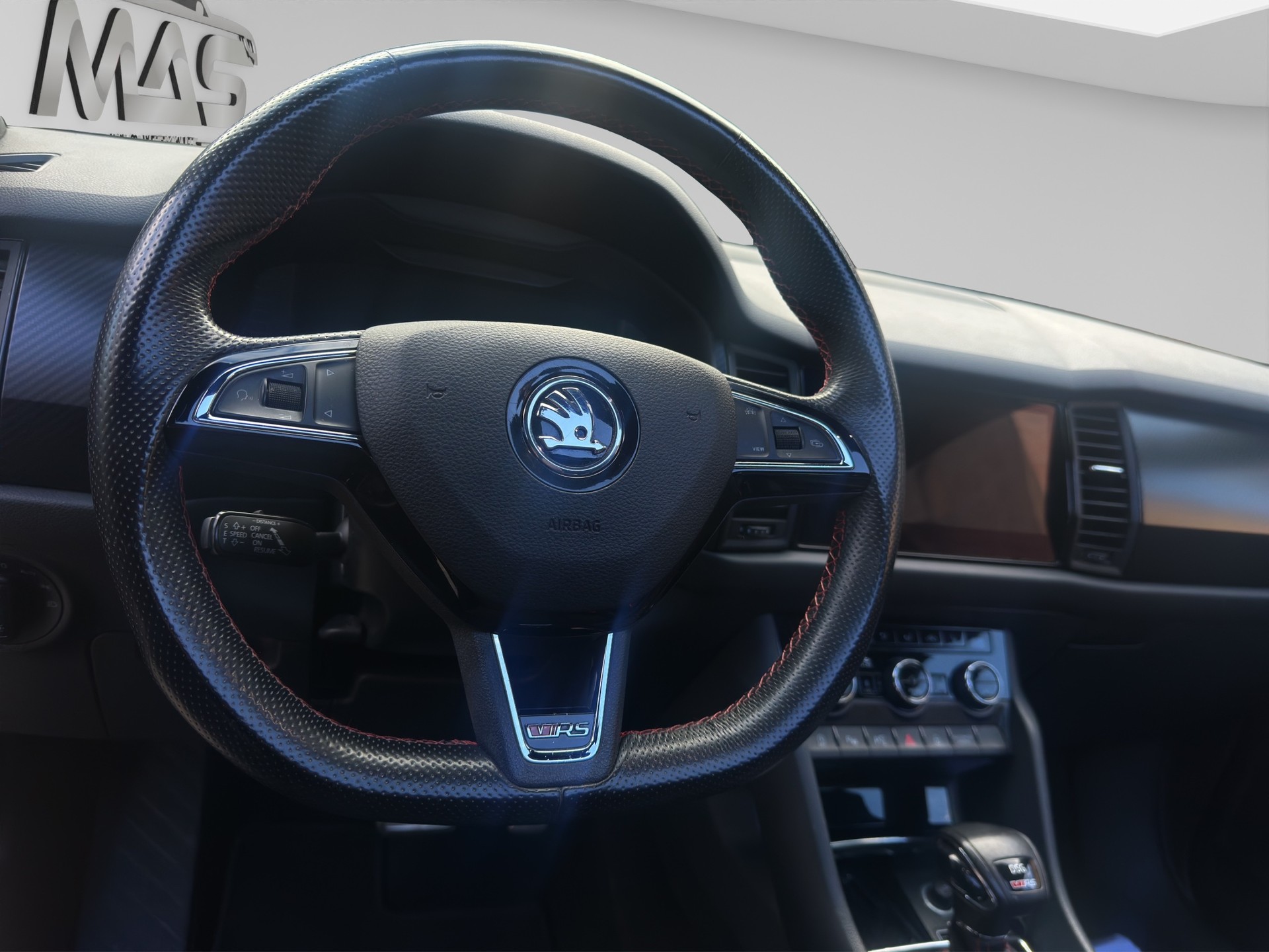 SKODA Kodiaq 2.0 Bi-TDI SCR RS 4x4 DSG-image-9